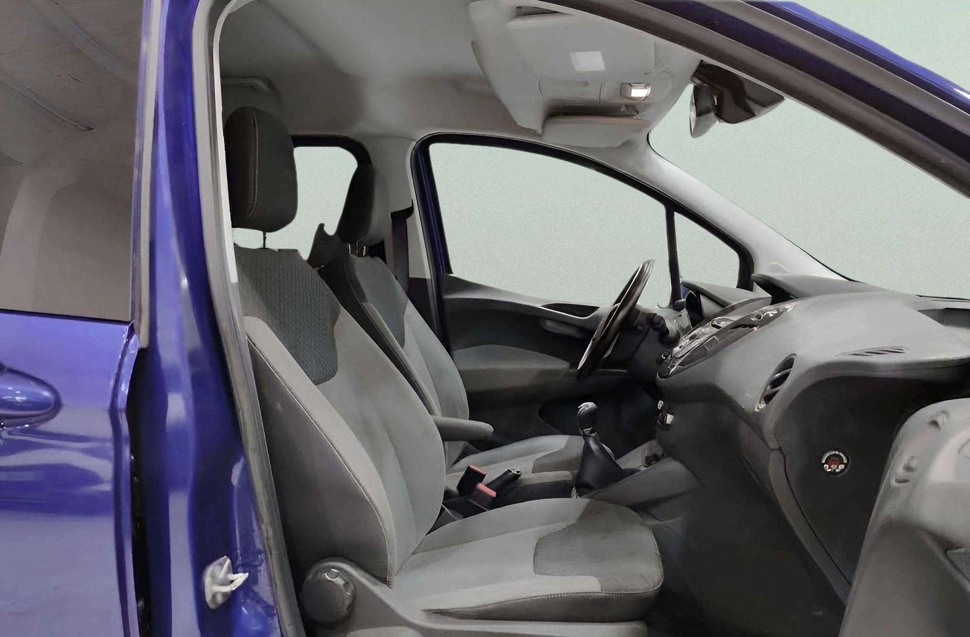 Ford Tourneo Courier 1.0 EcoBoost Titanium - foto 15
