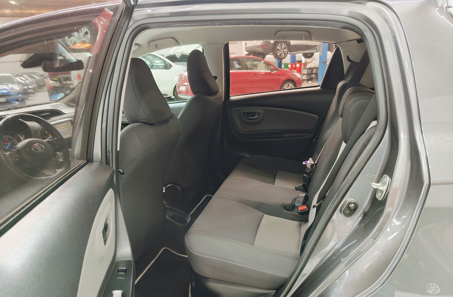 Toyota Yaris 1.5 Hybrid Active - foto 12