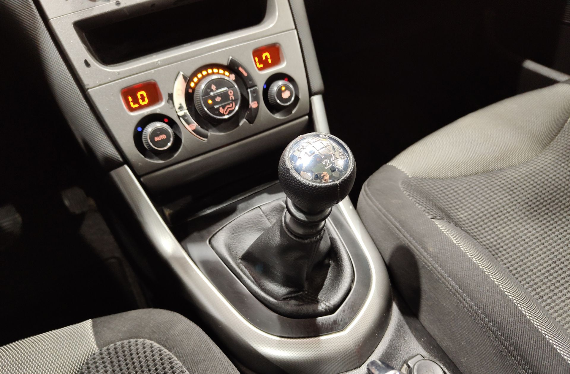 Peugeot 308 1.6 HDi FAP Premium - foto 5