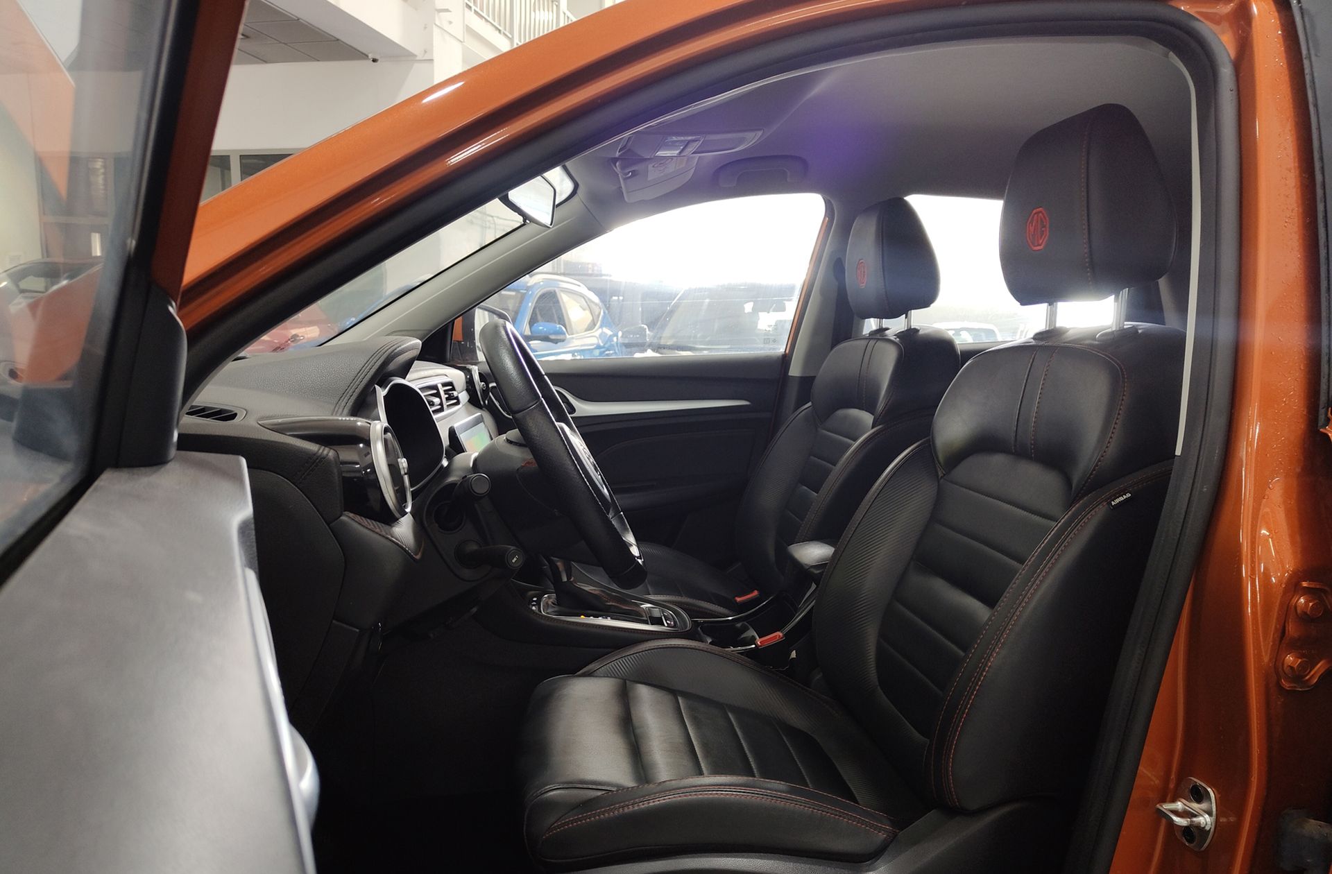 MG ZS 1.0T Luxury - foto 12
