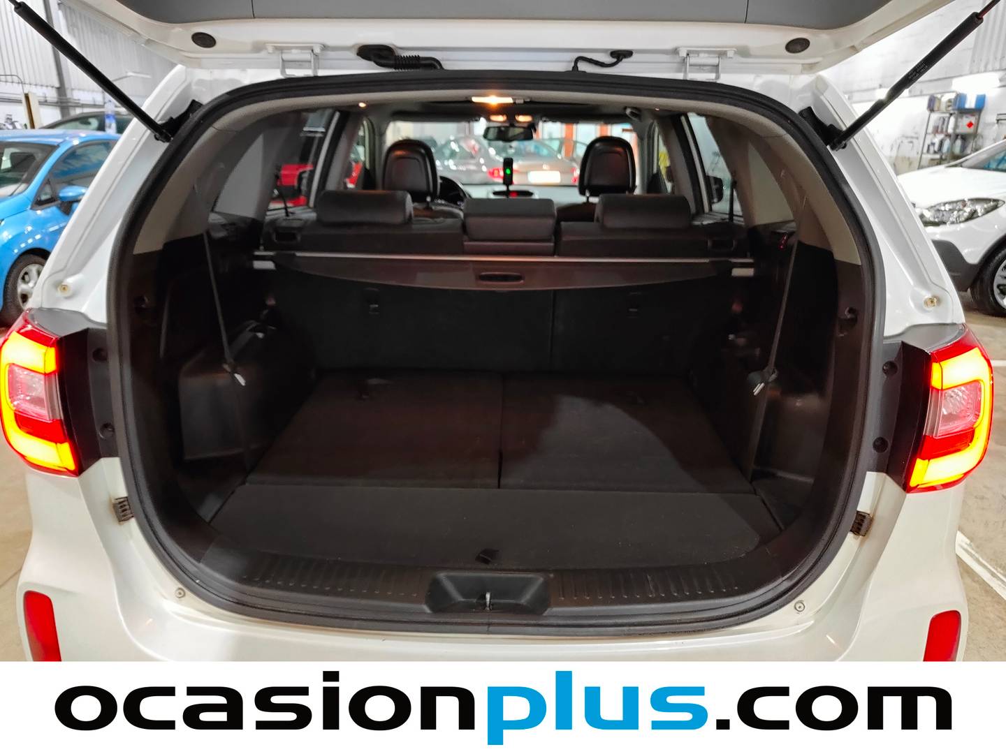 Fotos maletero KIA Sorento KIA Sorento 2.2 CRDi Emotion 4x4 (197 CV) 7 PLAZAS