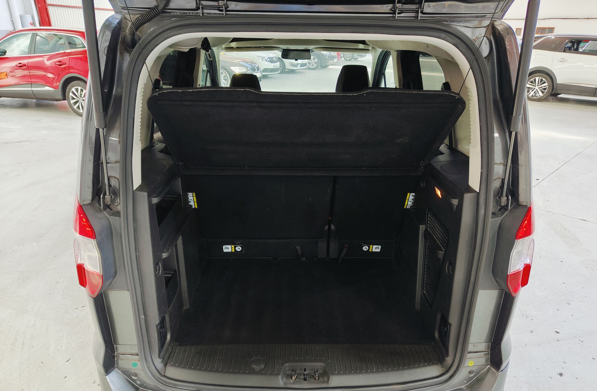 Ford Tourneo Courier 1.0 EcoBoost Sport - foto 17