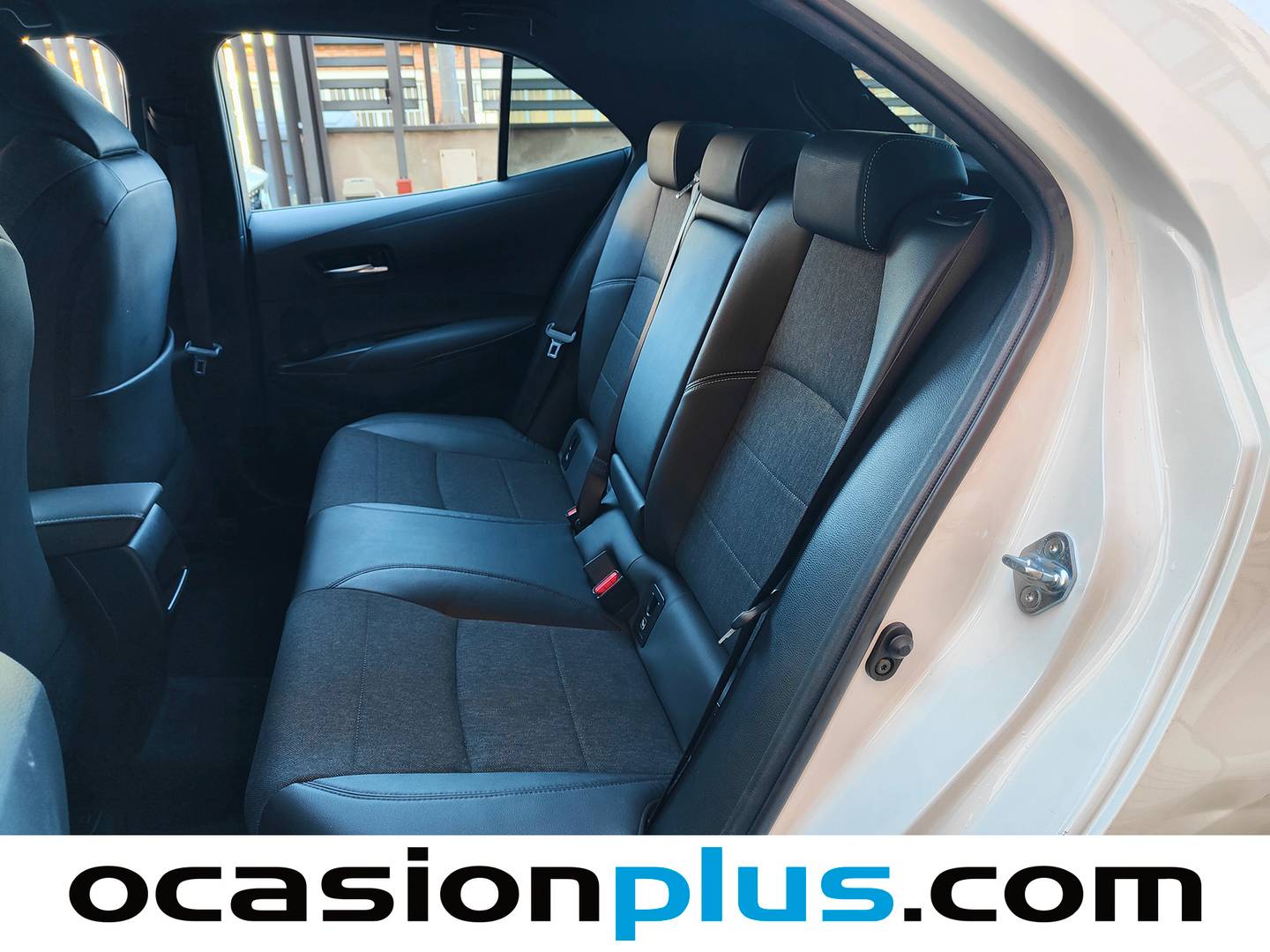 Foto asientos traseros Toyota Corolla Toyota Corolla 2.0 180H Style E-CVT (180 CV)