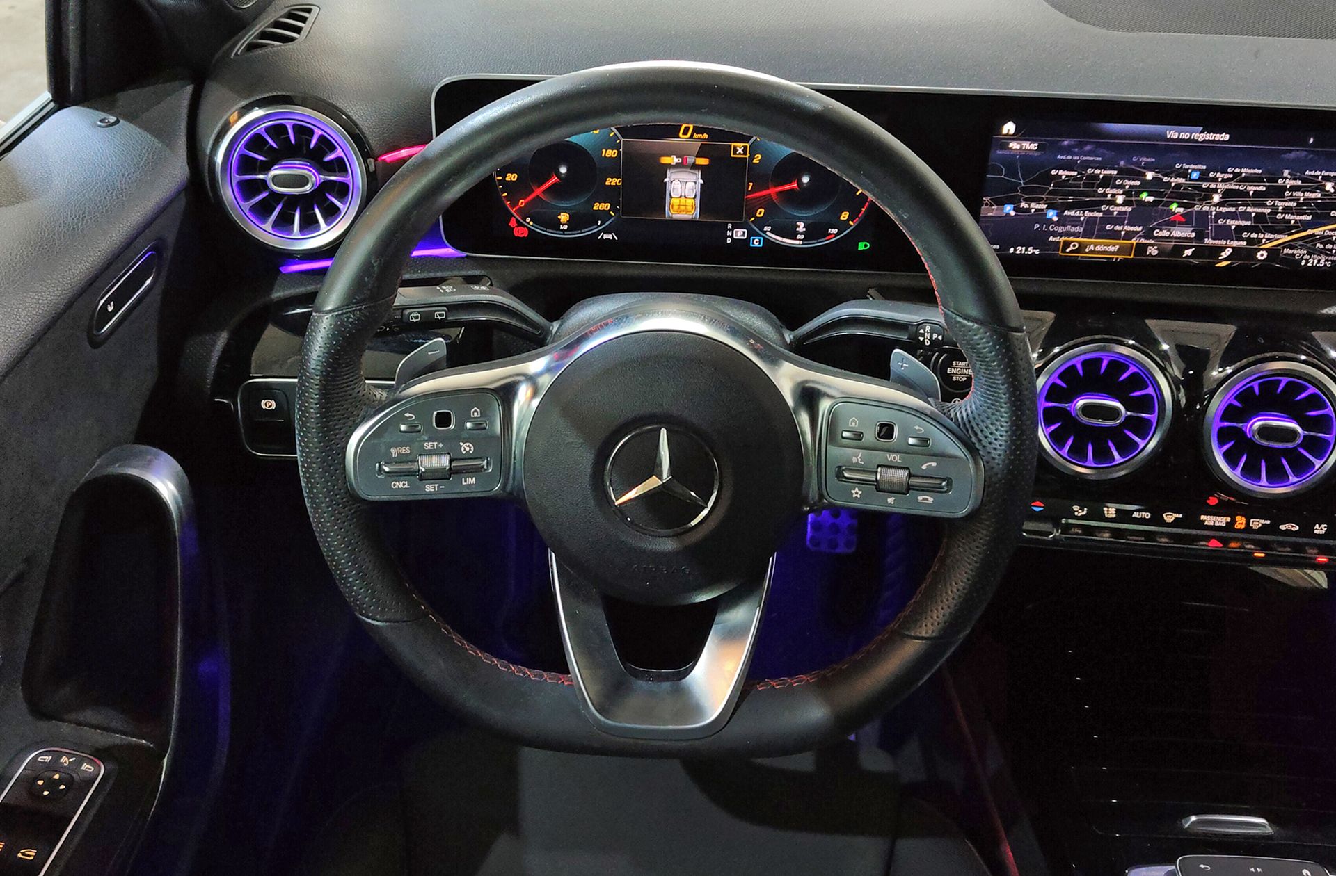 Mercedes-Benz Clase A 220 Pack AMG - foto 31