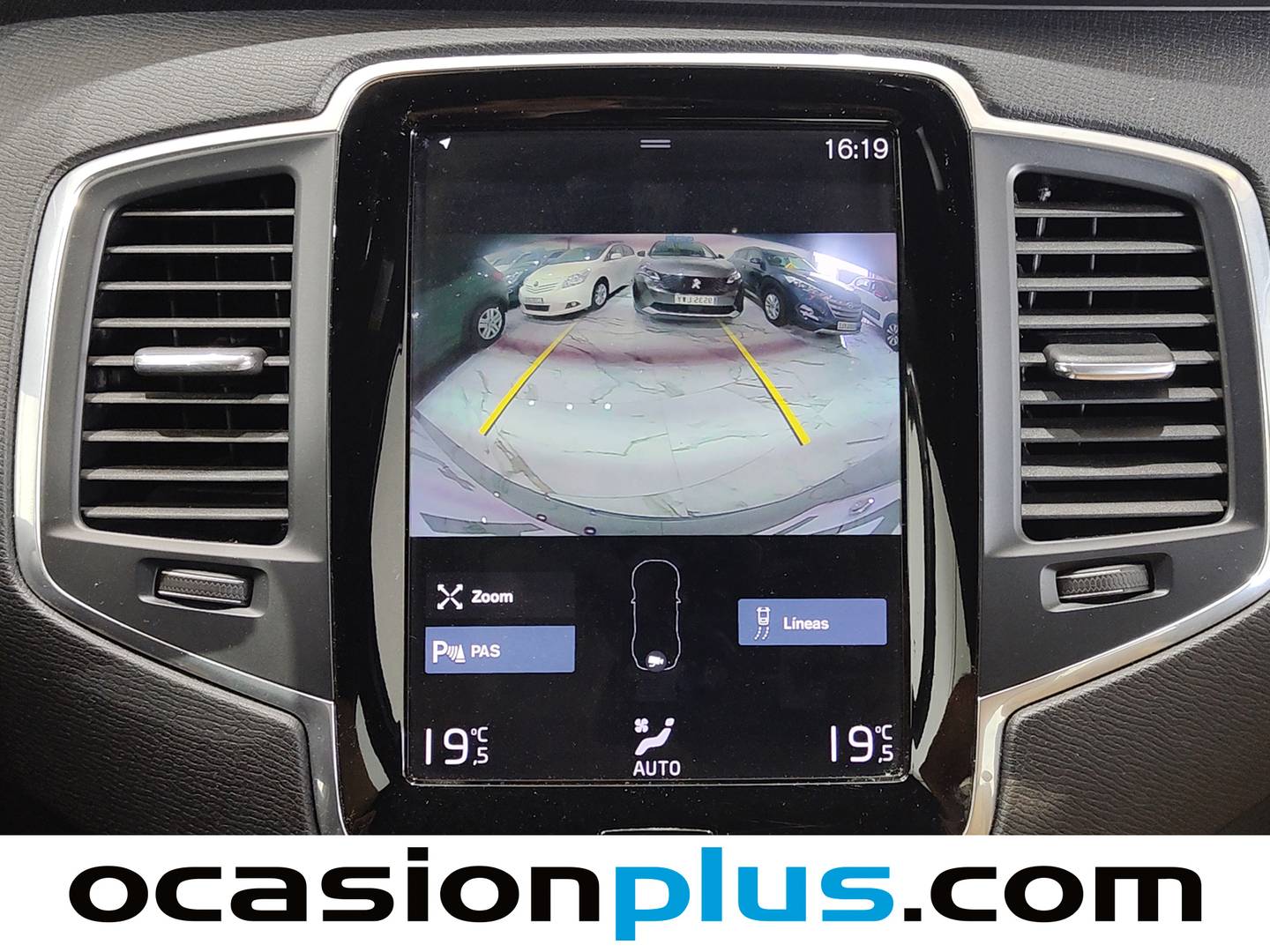 Acabados Volvo XC90 Volvo XC90 D5 Momentum AWD Auto (235 CV) 7 PLAZAS