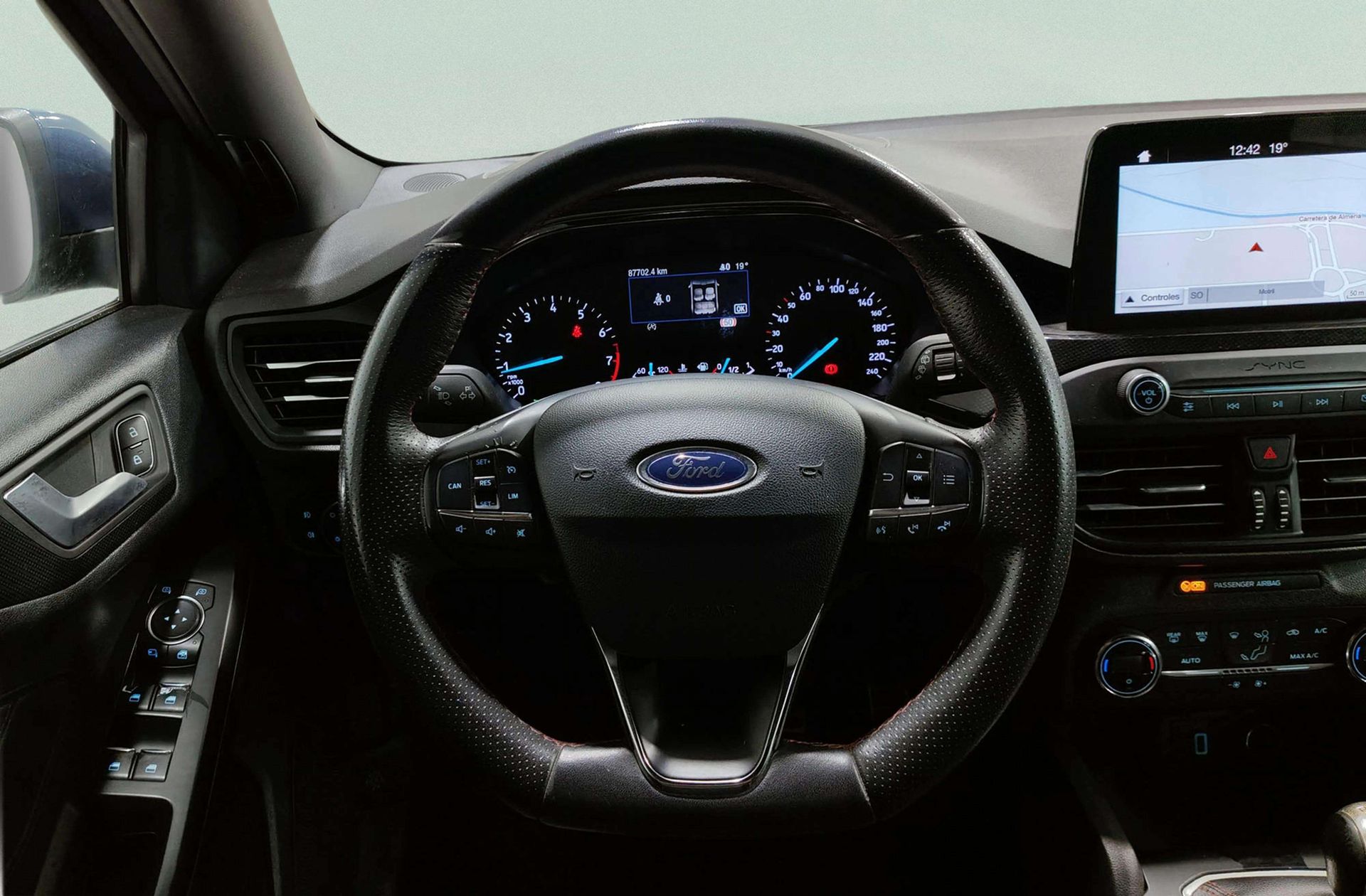 Ford Focus 1.5 EcoBoost ST-Line - foto 24