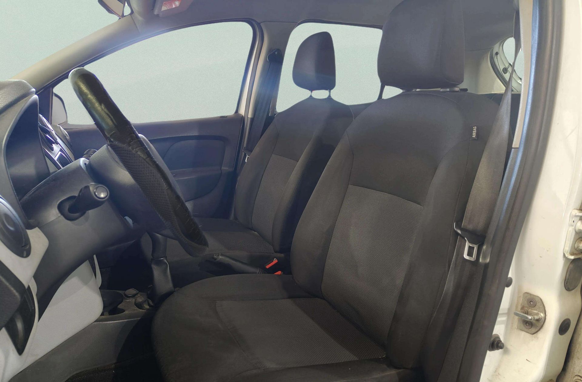Dacia Sandero 1.2 Base - foto 9