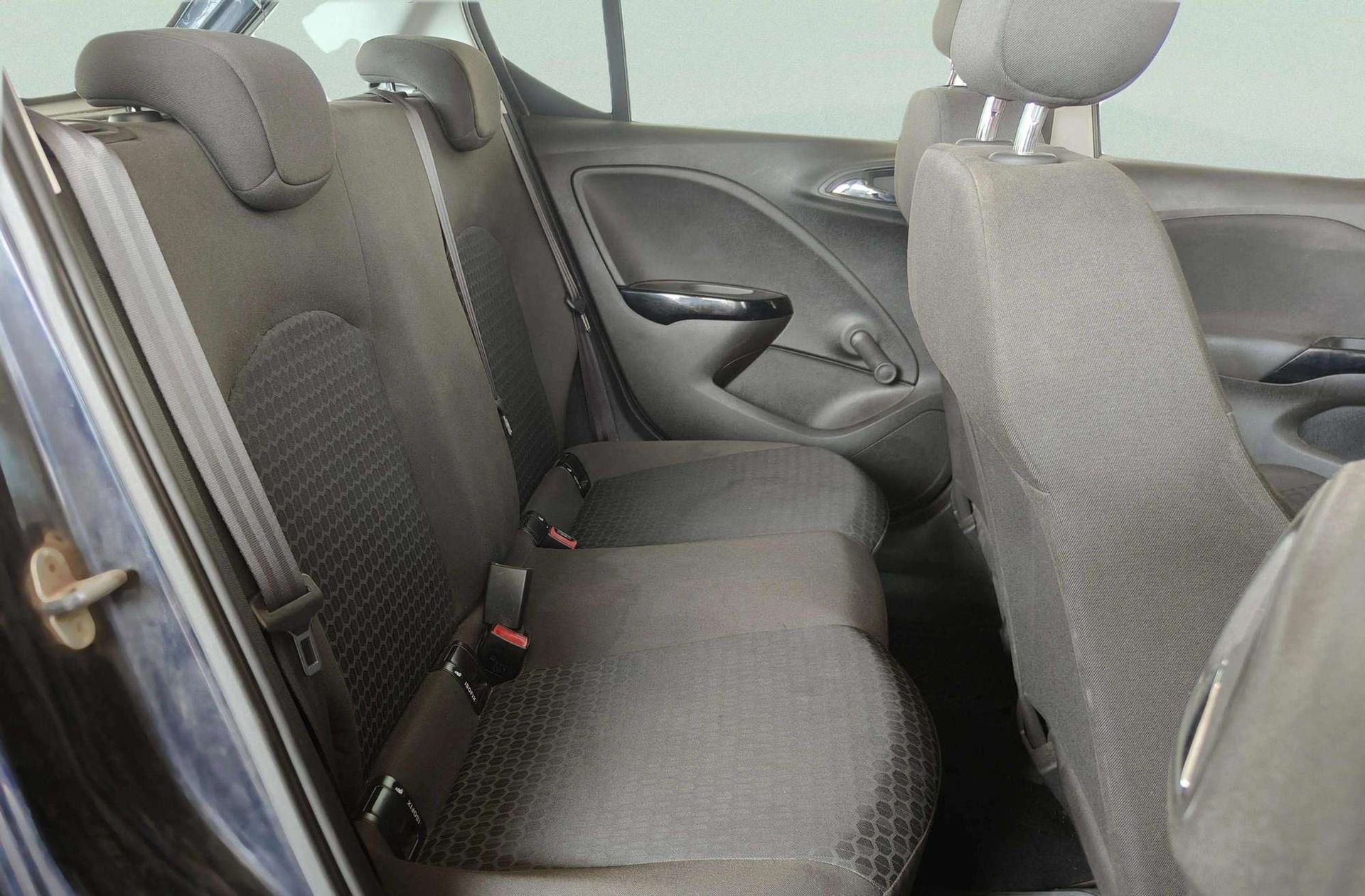 Opel Corsa 1.4 Expression - foto 13