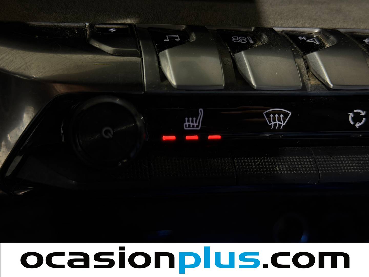Equipamiento del Peugeot 3008 Peugeot 3008 Hybrid 300 GT e-EAT8 (300 CV)