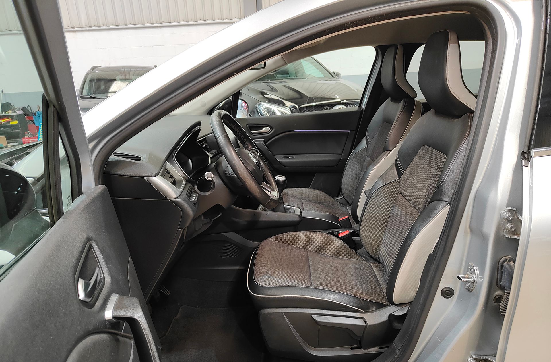 Renault Captur Zen TCe - foto 11