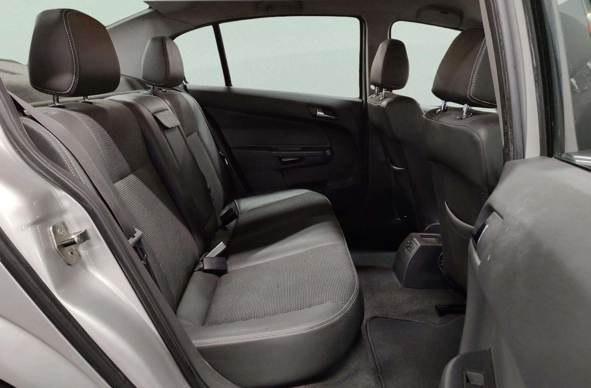 Opel Astra 1.7 CDTI Sedan Edition - foto 15