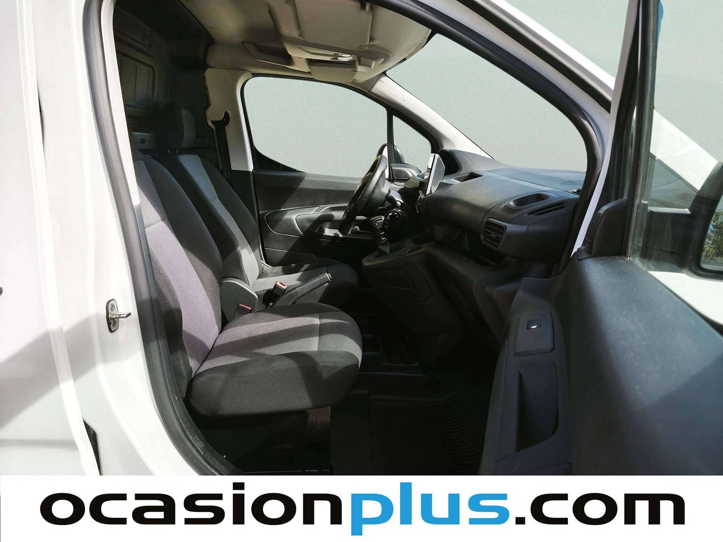 Foto asientos traseros Peugeot Partner Peugeot Partner Furgon BlueHDi 100 S&S Pro Standard 600kg (98 CV)