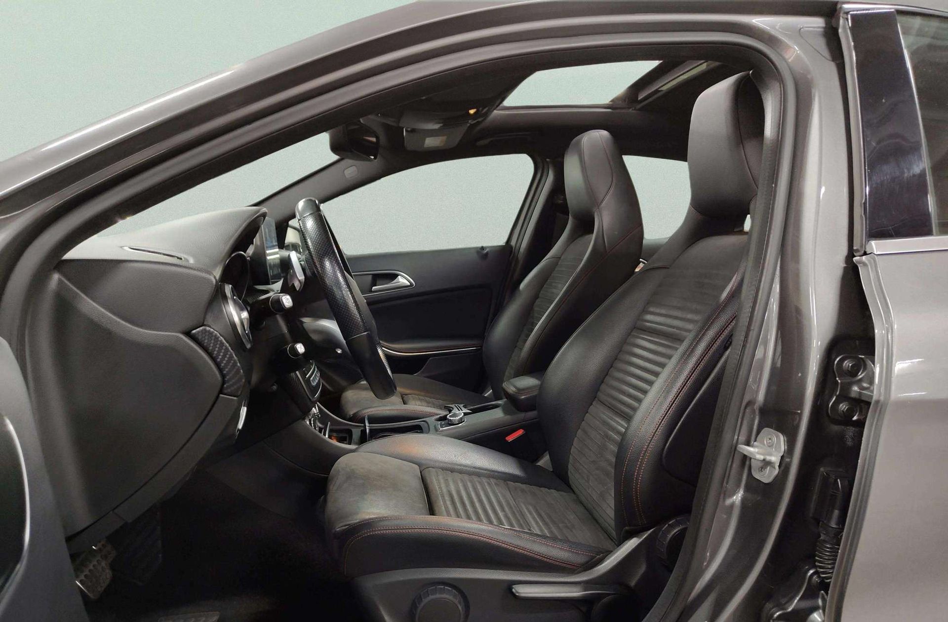 Mercedes-Benz Clase A 200 d AMG Line - foto 15