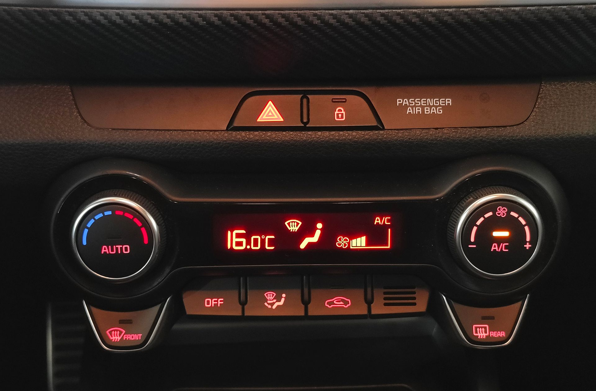 Kia Stonic 1.0 T-GDi MHEV iMT GT Line - foto 28