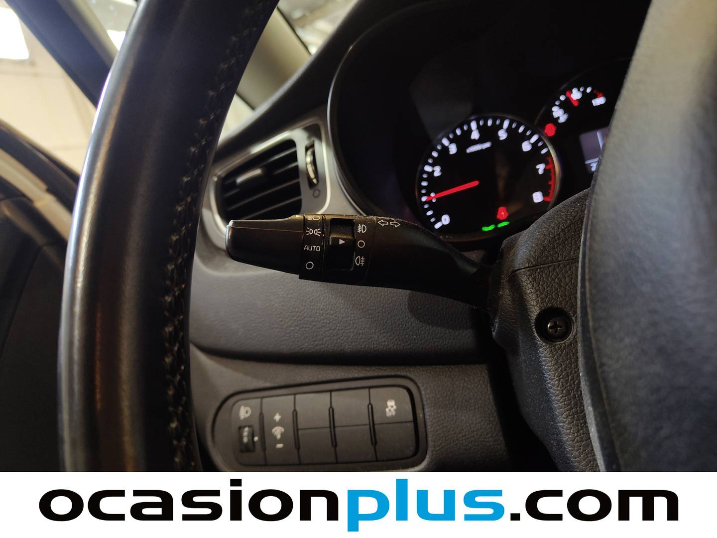 Equipamiento del KIA Carens KIA Carens 1.6 GDi Concept (135 CV)