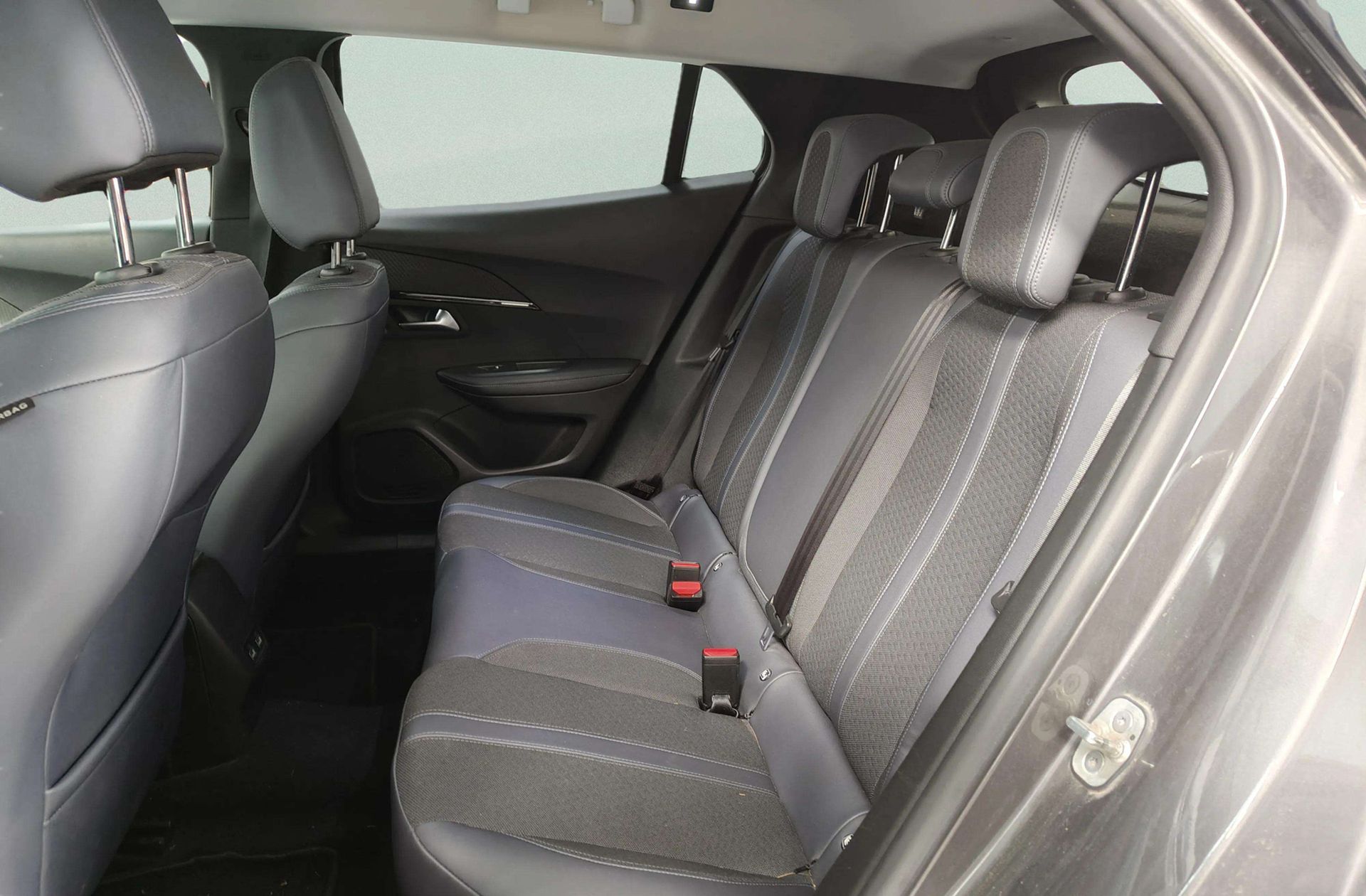 Peugeot 2008 PureTech 130 Allure - foto 11