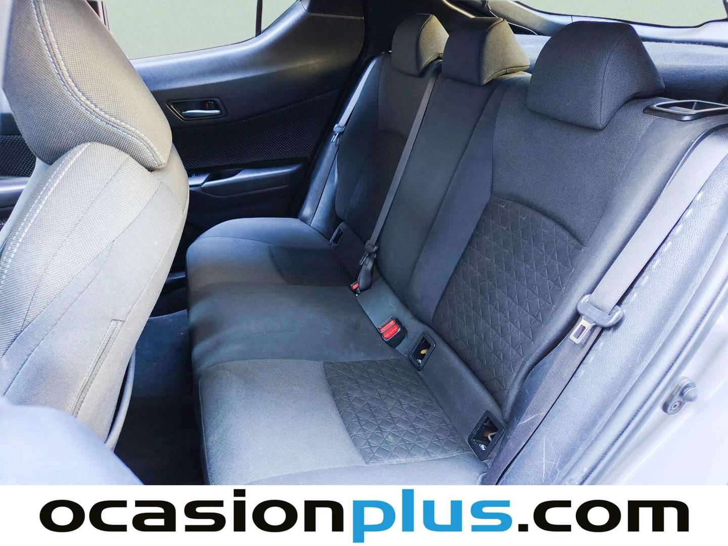 Foto asientos traseros Toyota C-HR Toyota C-HR 1.8 125H Advance (122 CV)
