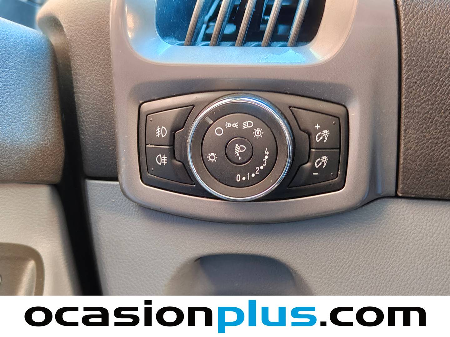 Extras y acabados del Ford Transit Custom Ford Transit Custom Furgon 2.0 TDCI 270 L1 Trend (130 CV)