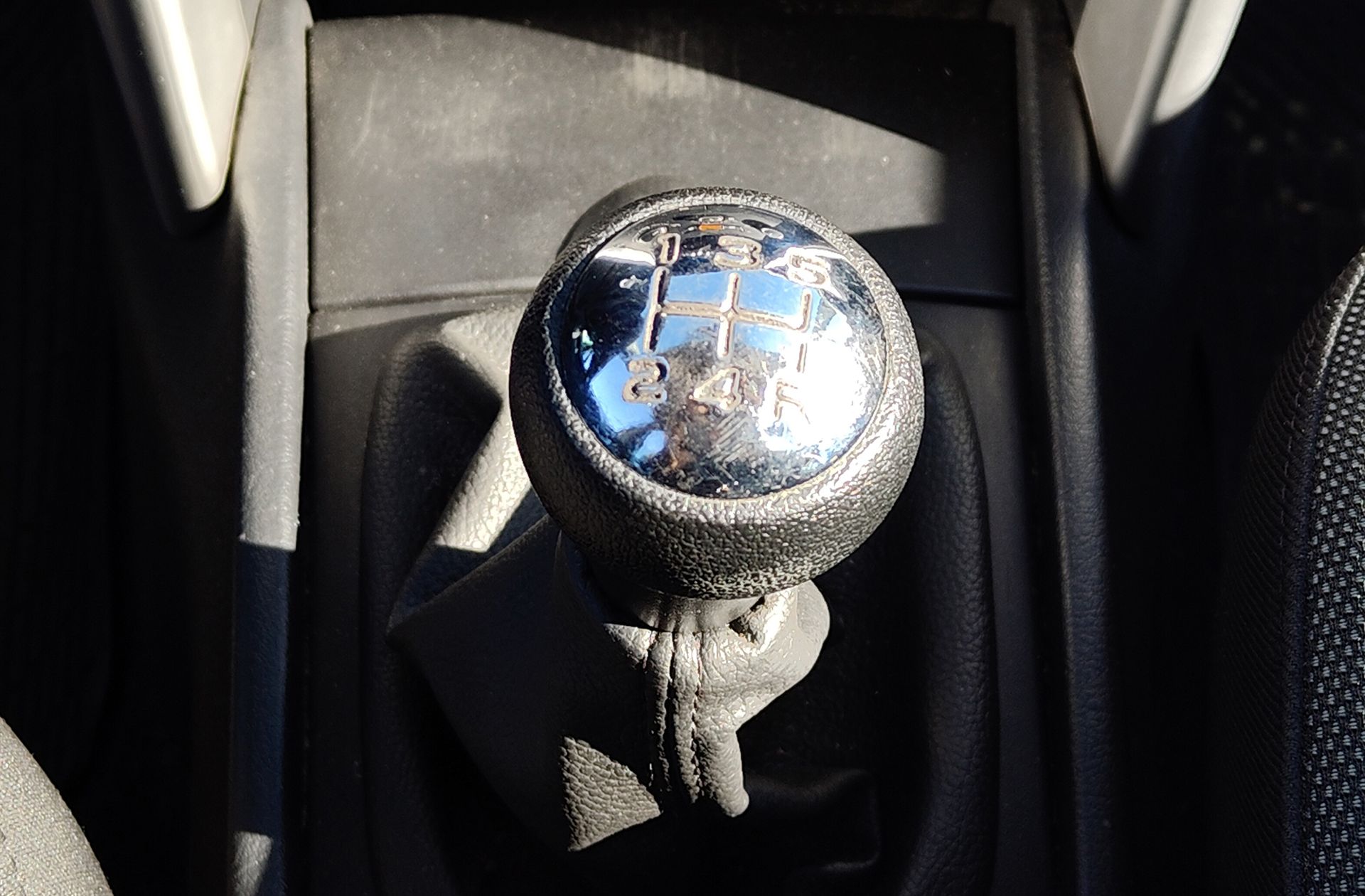 Peugeot 207 1.4 HDi FAP - foto 5