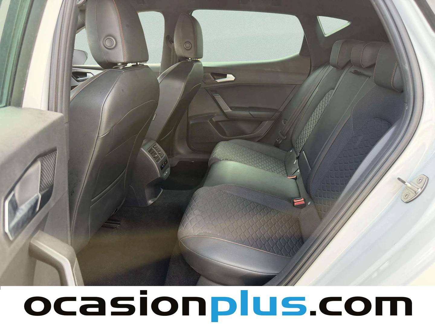 Foto asientos traseros Seat León Seat León 1.0 TSI S&S FR 25 Aniversario (110 CV)