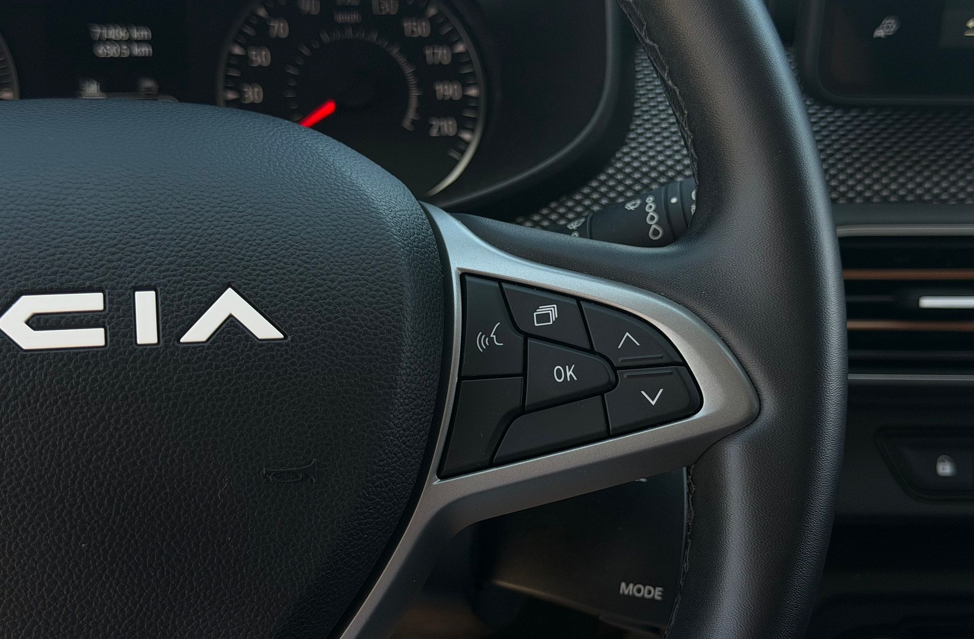 Dacia Sandero Stepway Expression Go TCe - foto 26