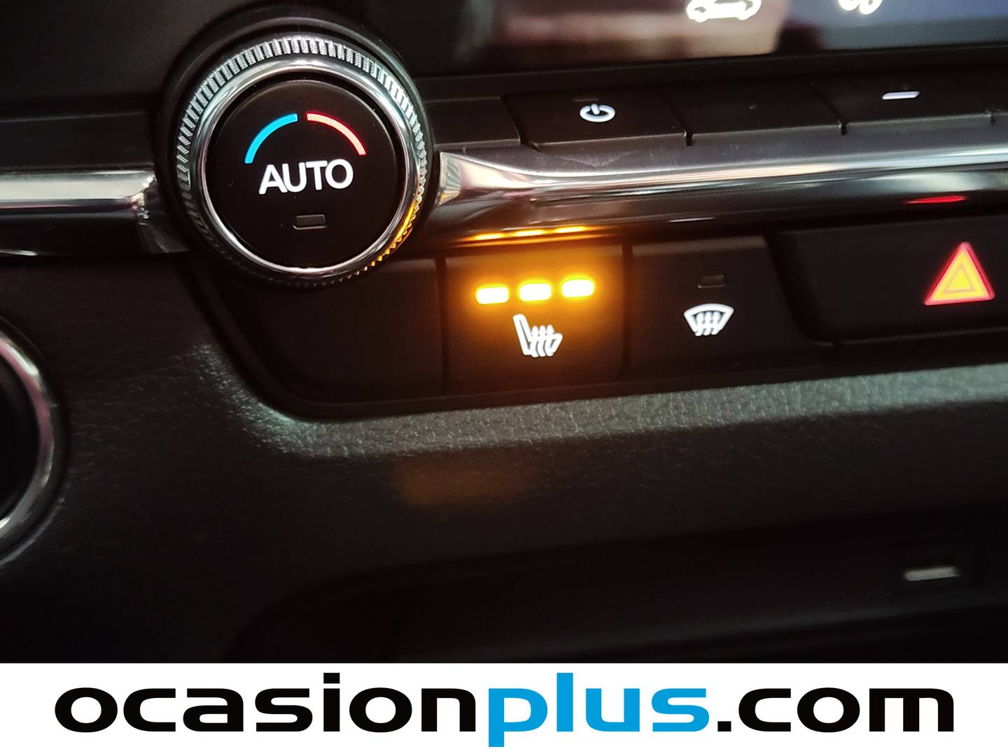 Equipamiento del Mazda CX-30 Mazda CX-30 2.0 Skyactiv-G Zenith 2WD (122 CV)