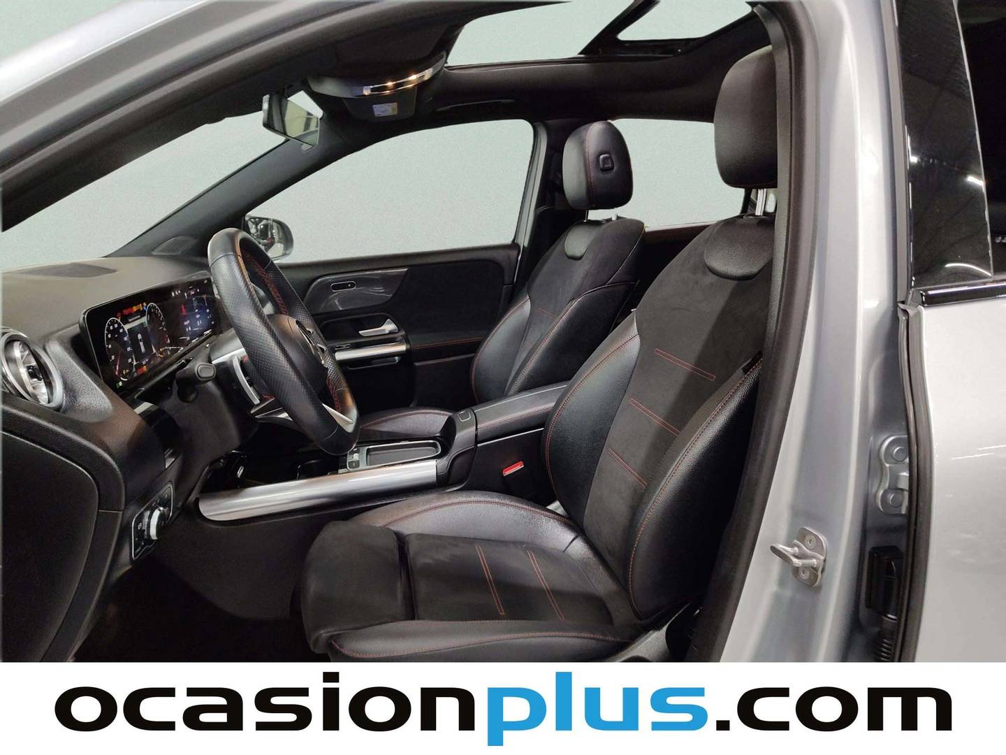 Foto asientos delanteros Mercedes GLA Mercedes-Benz GLA 250 e   Pack AMG (218 CV)