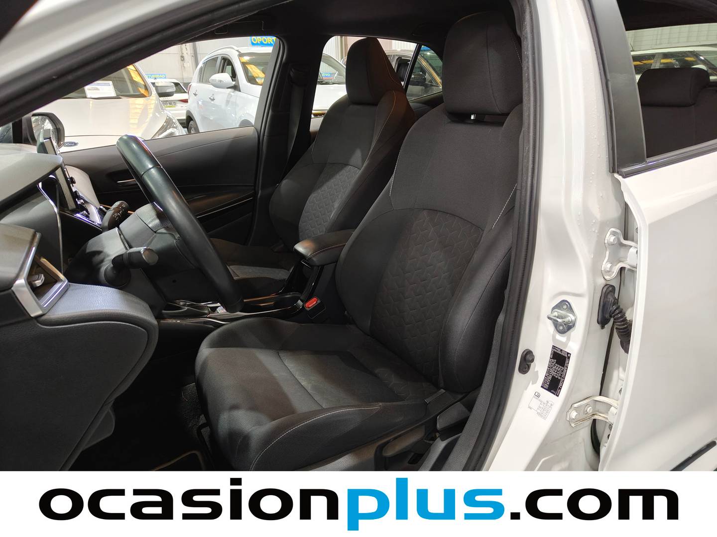 Foto asientos delanteros Toyota Corolla Toyota Corolla 1.8 125 Híbrido Feel! E-CVT (122 CV)