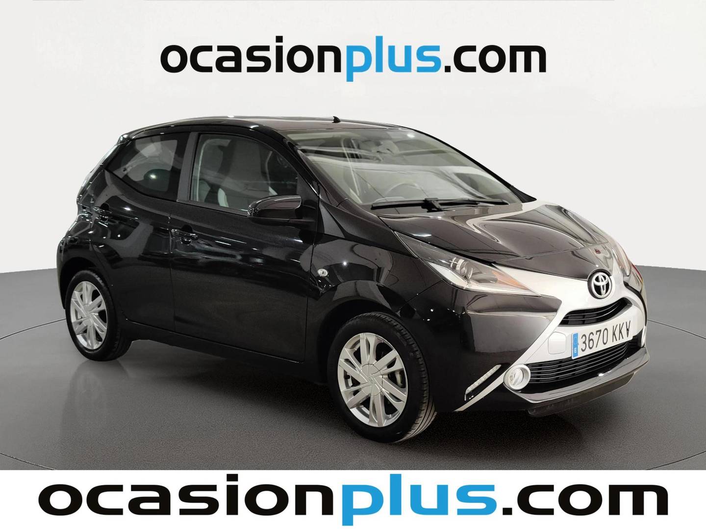 Foto delantera Toyota Aygo Toyota Aygo 1.0 70 x-play (69 CV) derecha