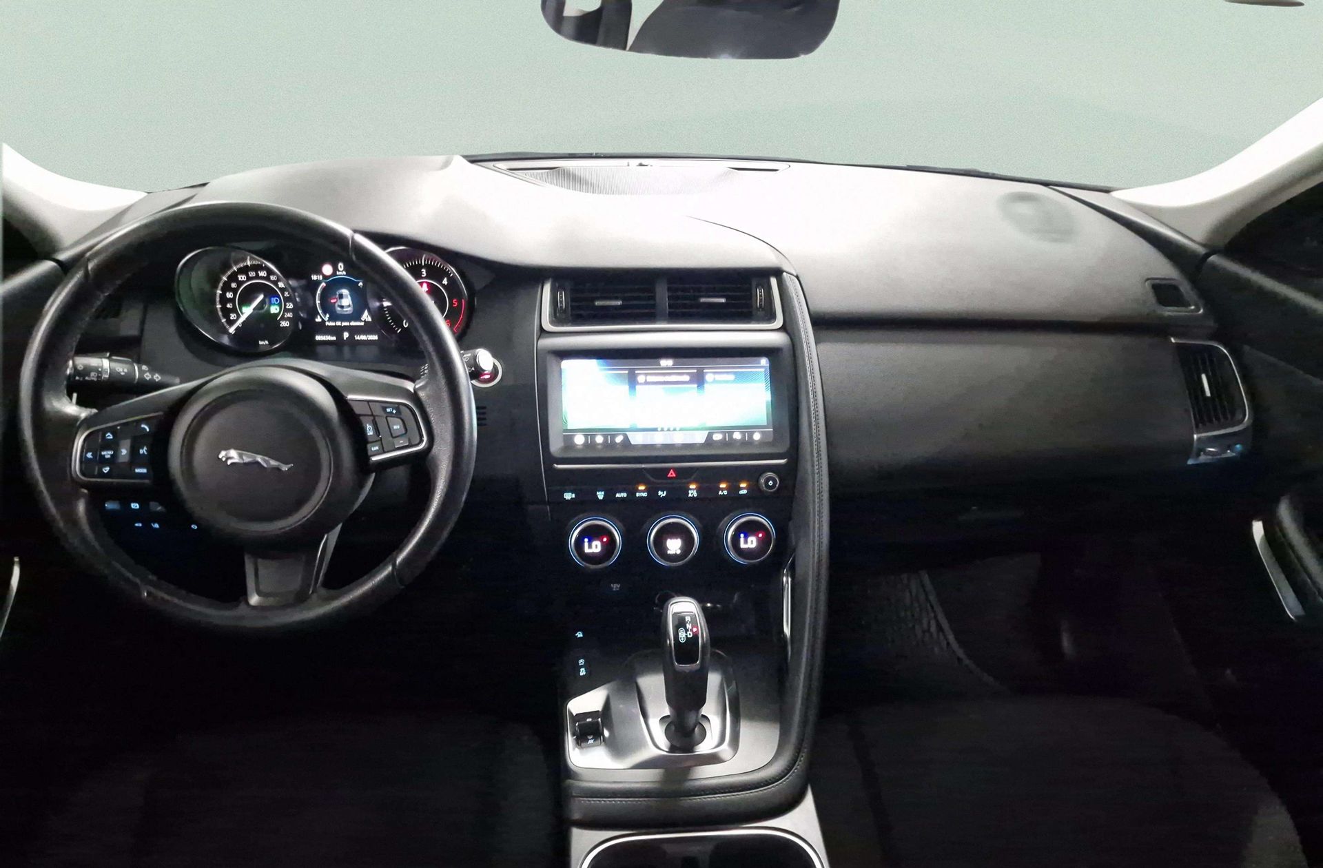 Jaguar E-Pace 2.0D 4WD - foto 6