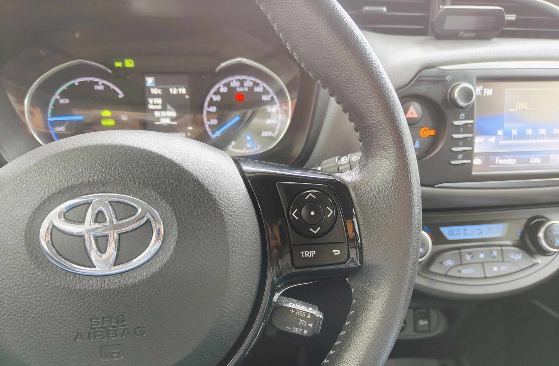 Toyota Yaris 1.5 Hybrid Active - foto 24