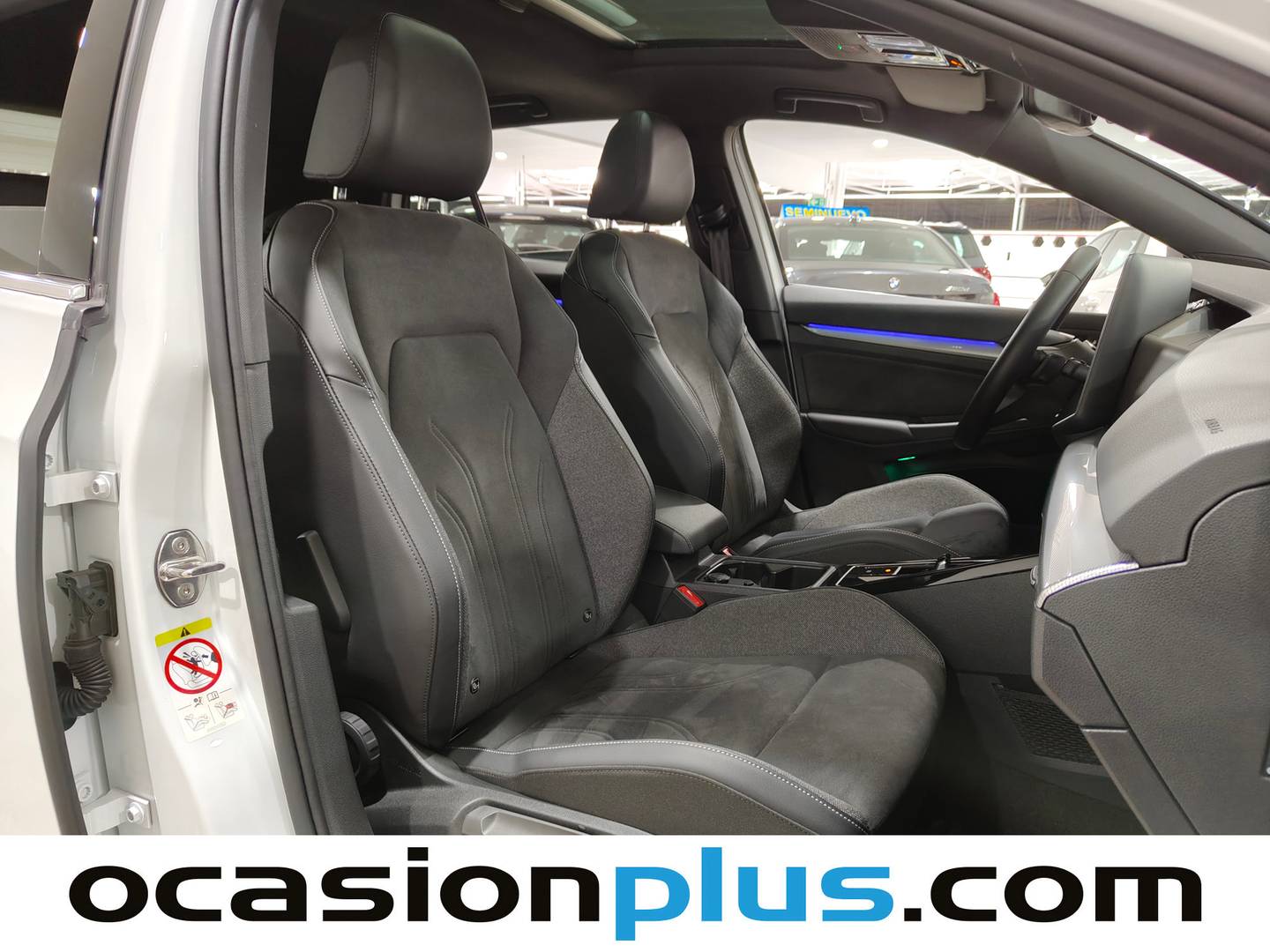 Volkswagen Golf Volkswagen Golf 50 Aniversario 1.5 eTSI (150 CV) DSG de segunda mano