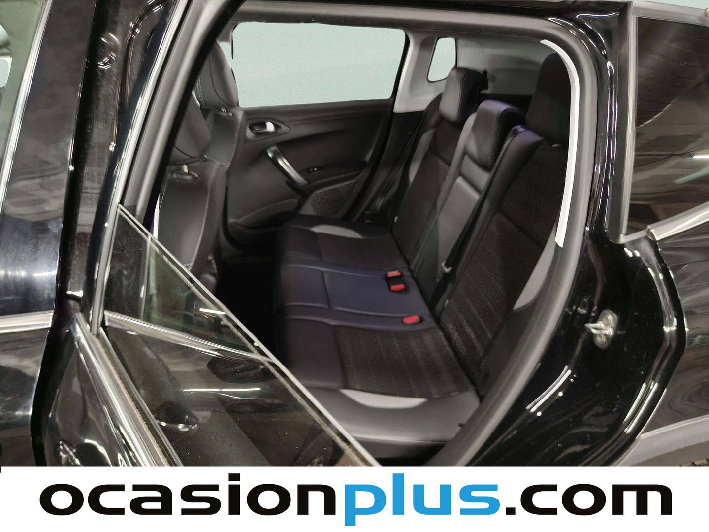 Foto asientos traseros Peugeot 2008 Peugeot 2008 BlueHDi 100 Allure (100 CV)