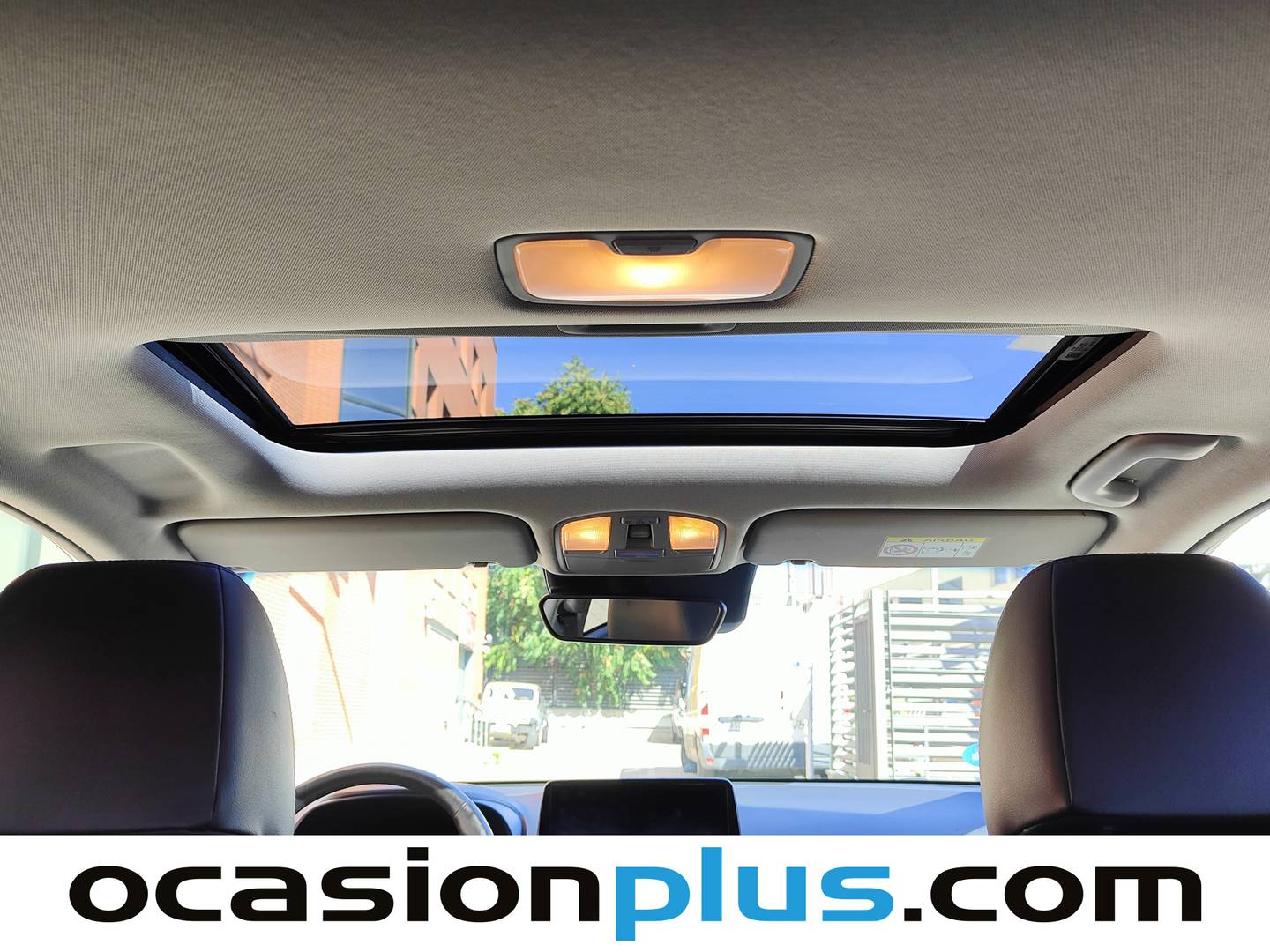 Equipamiento del Hyundai Kona Hyundai Kona 1.6 GDI HEV Style Sky DCT (141 CV)