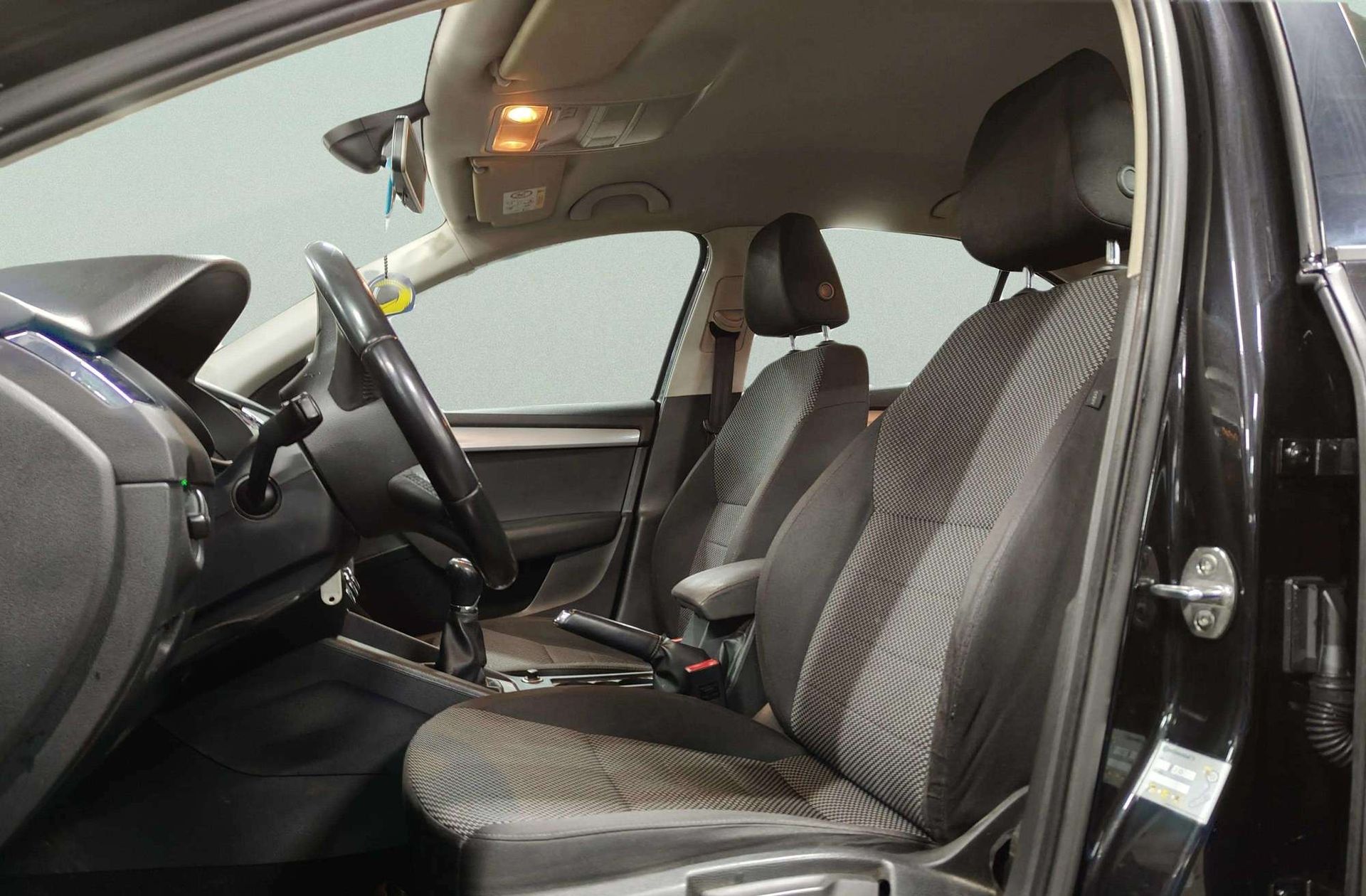 Škoda Octavia 2.0 TDI CR Ambition - foto 10