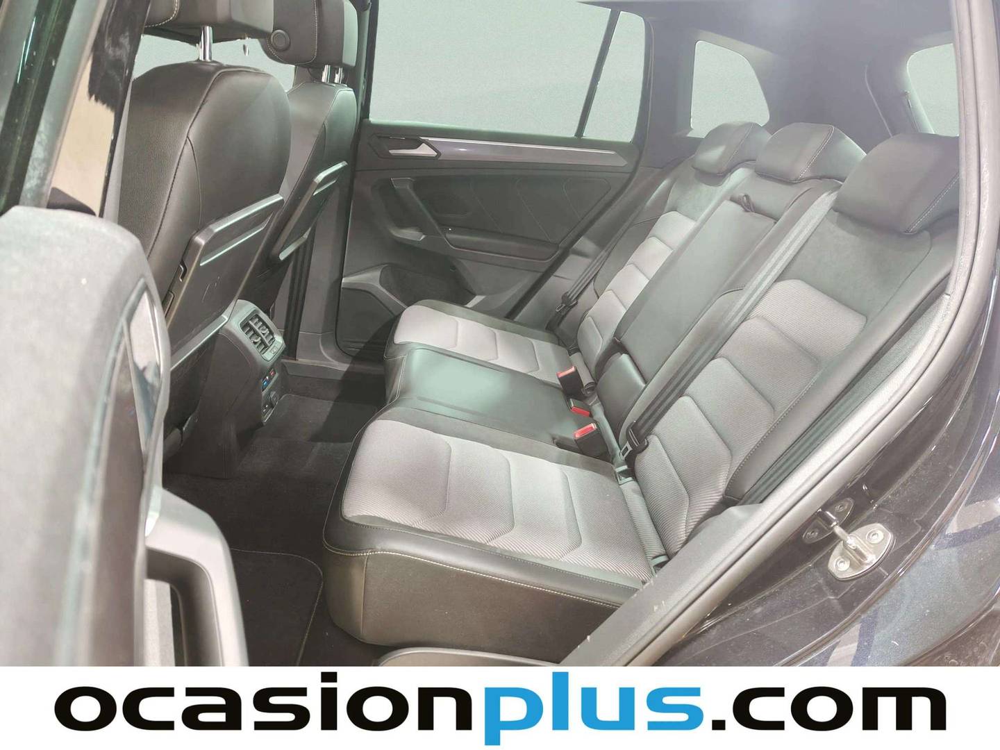 Foto Volkswagen Tiguan Volkswagen Tiguan Sport 1.5 TSI (150 CV) DSG Pack R-Line