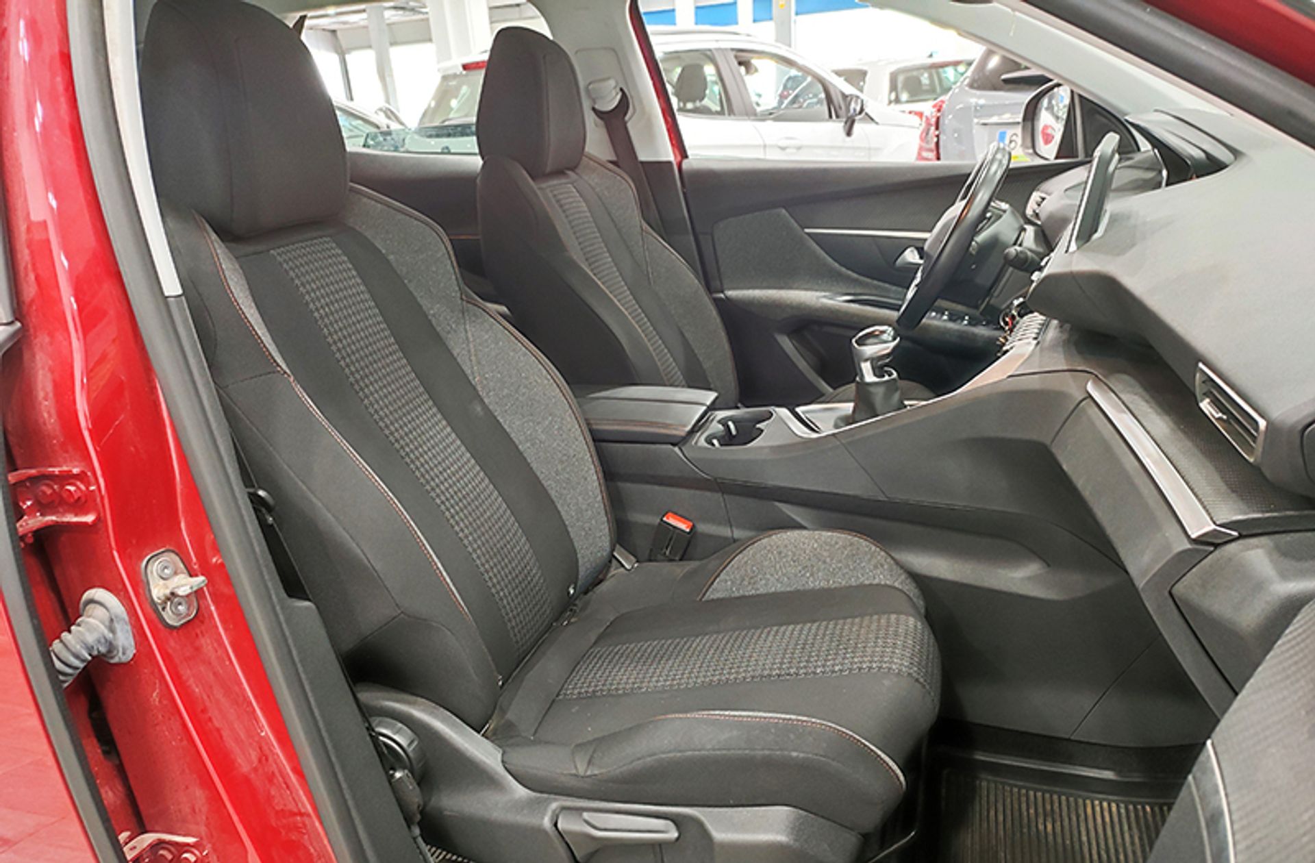 Peugeot 3008 SUV PureTech 130 Active - foto 17