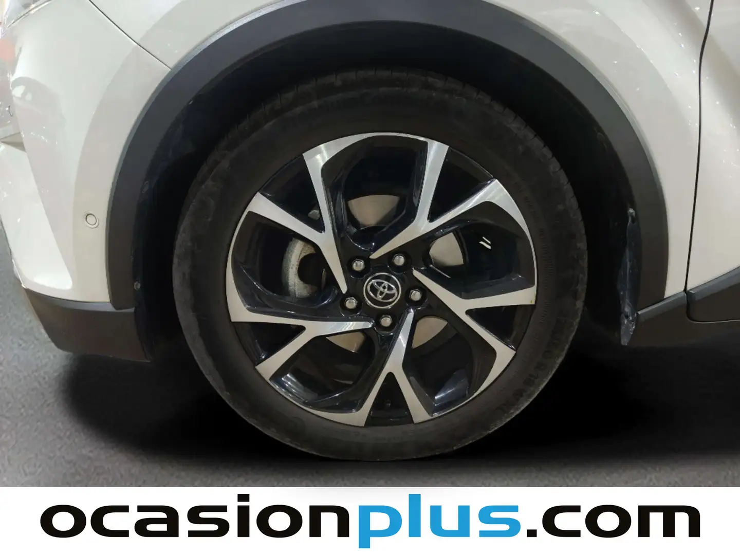 Foto Toyota C-HR Toyota C-HR 1.8 125H Advance (122 CV)