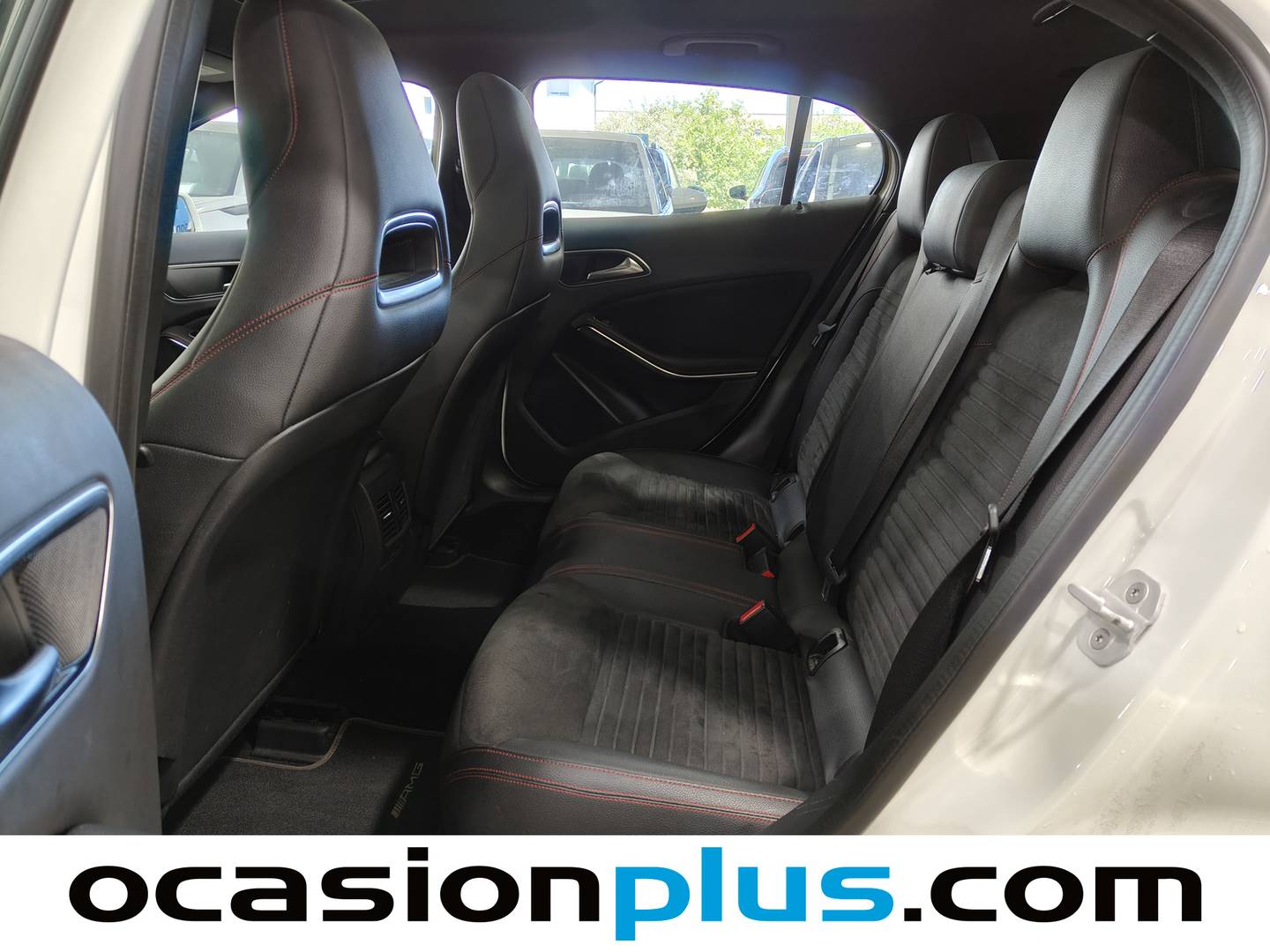 Foto asientos traseros Mercedes GLA Mercedes GLA 200 d AMG Line (136 CV)