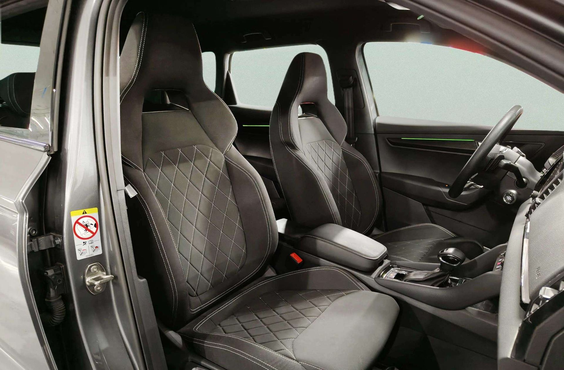 Škoda Karoq 1.5 TSI ACT Sportline DSG - foto 24