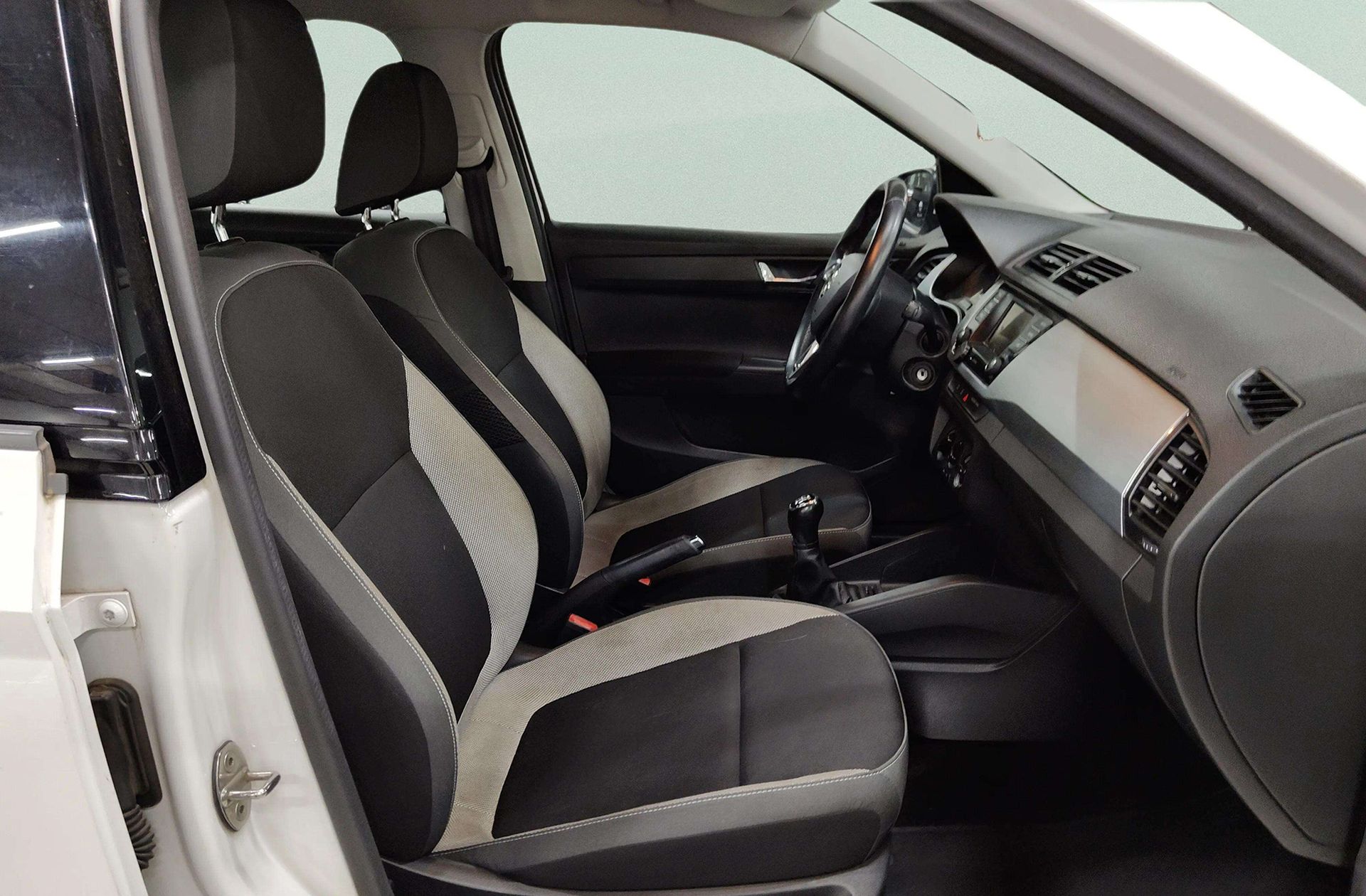 Škoda Fabia 1.4 TDI Ambition - foto 14