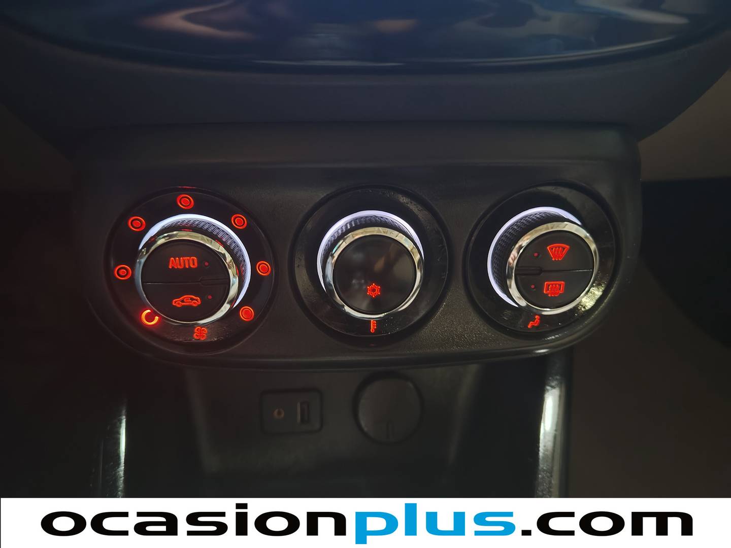 Foto Opel Adam Opel Adam 1.4 XEL Glam (87 CV)