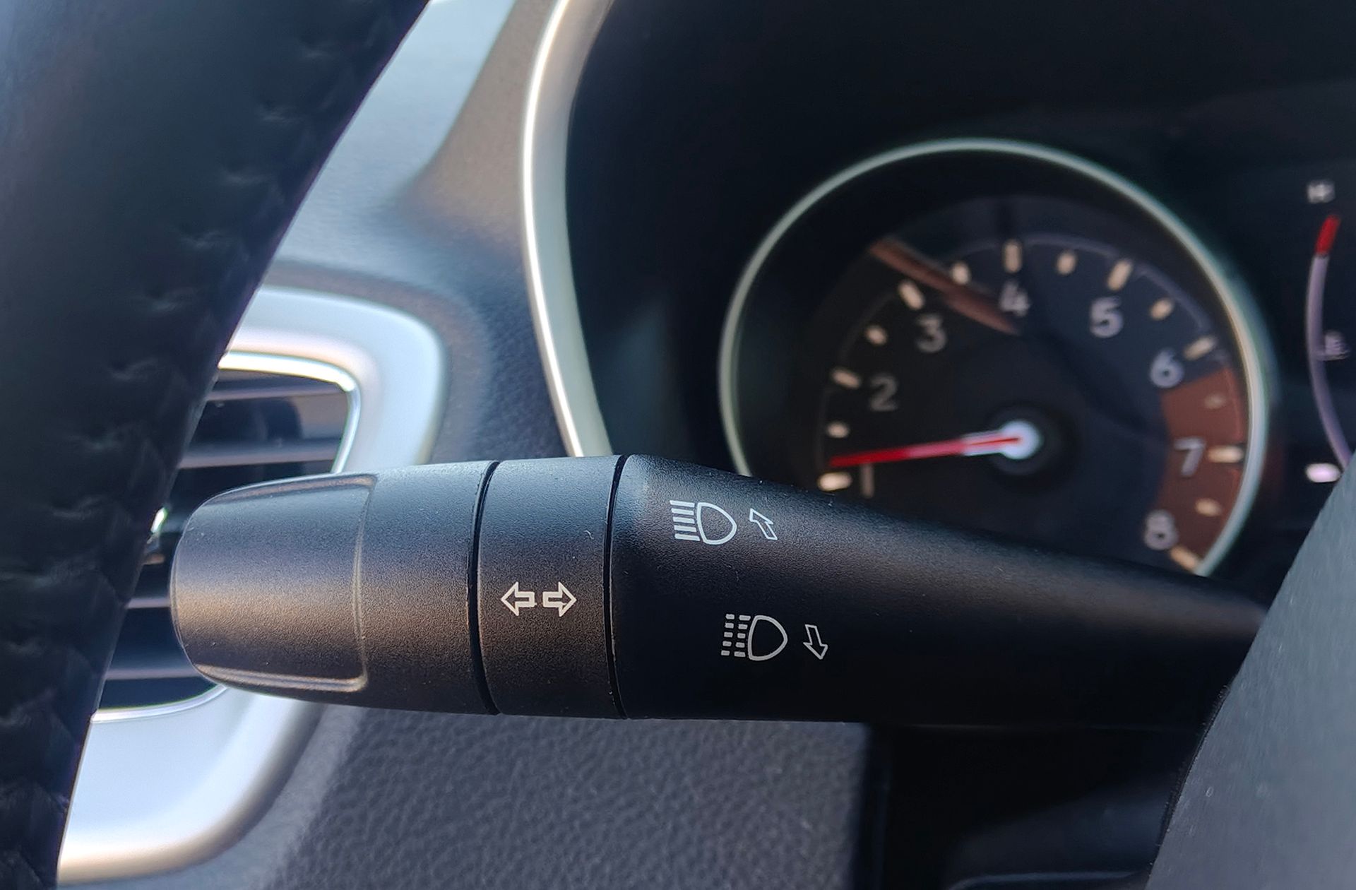 Jeep Compass 1.4 MultiAir Sport 4x2 - foto 21