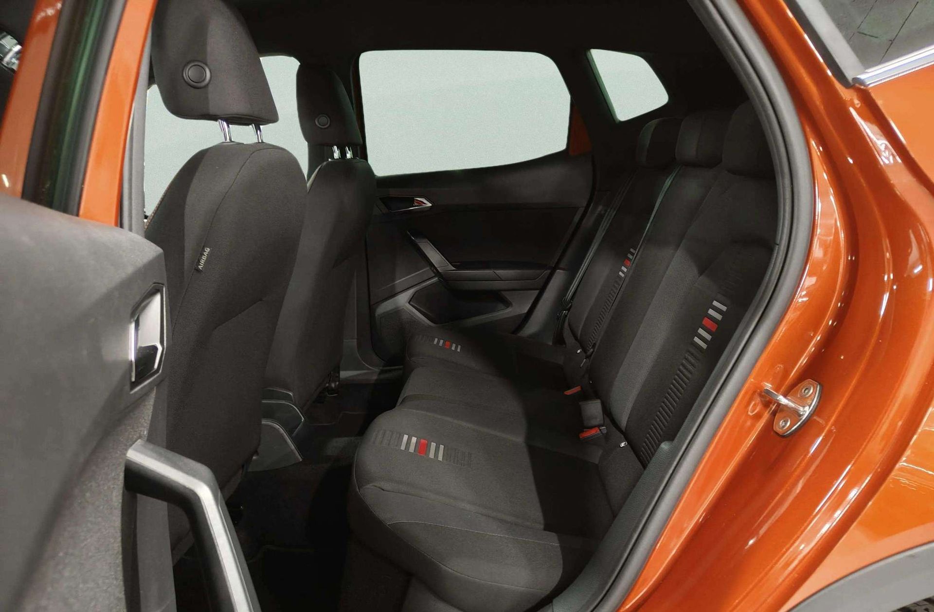 SEAT Arona 1.0 TSI Ecomotive FR Edition - foto 16