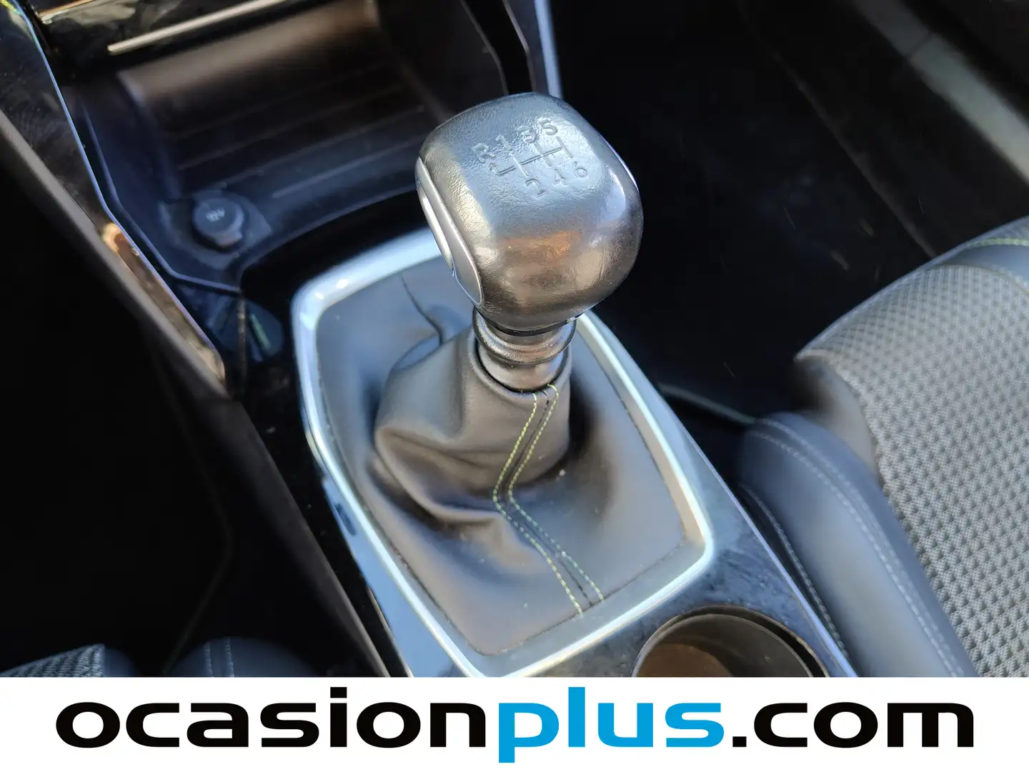 Foto Peugeot 2008 Peugeot 2008 PureTech 130 S&S GT (130 CV)