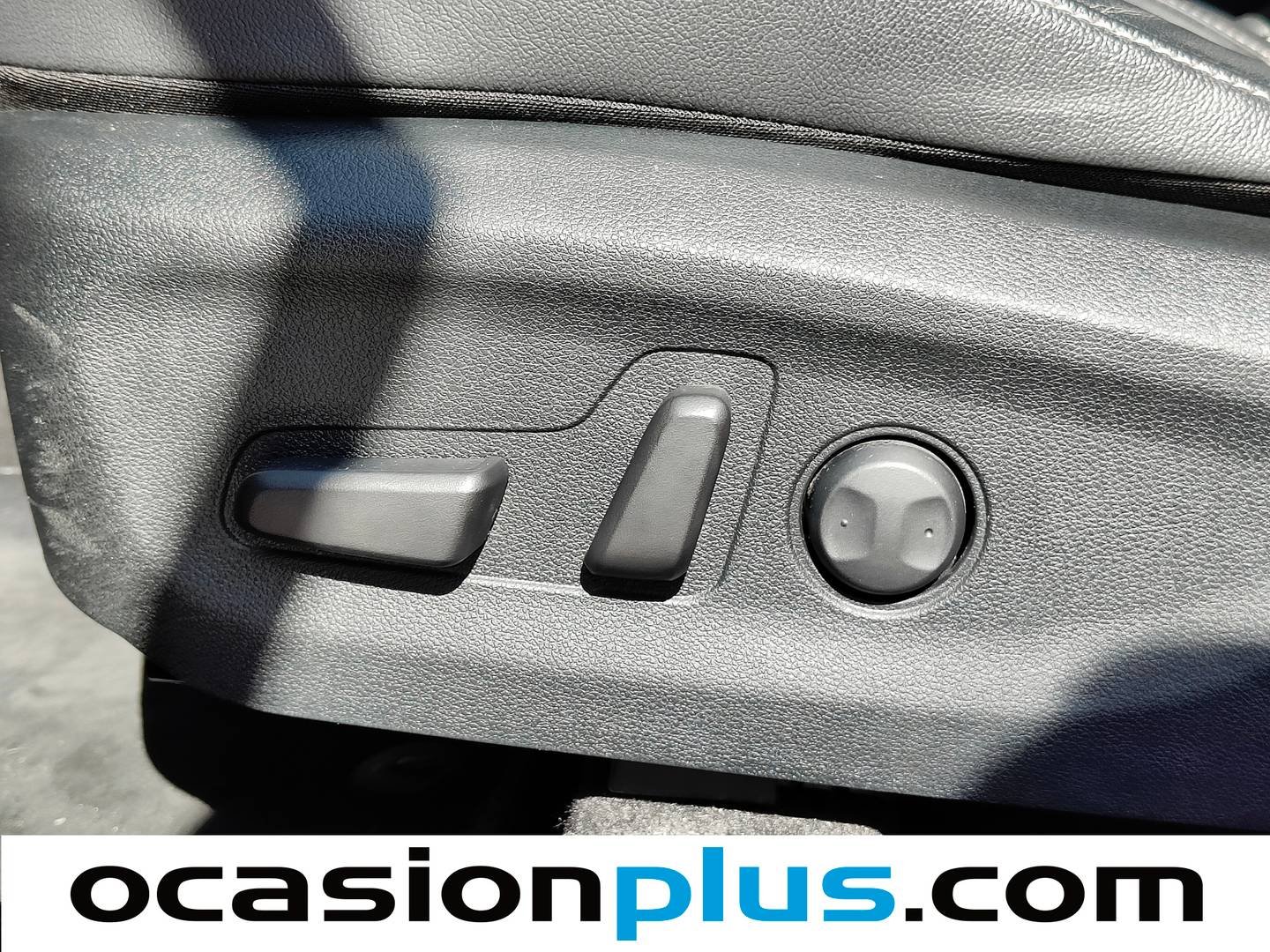 Acabados KIA Niro KIA Niro 1.6 GDi PHEV Híbrido Emotion (141 CV)