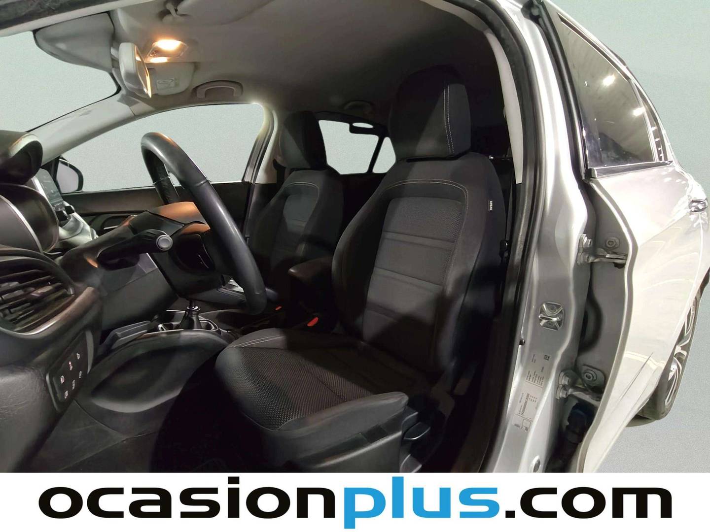 Foto asientos delanteros Fiat Tipo Fiat Tipo 1.4 T-Jet Lounge Plus (120 CV)