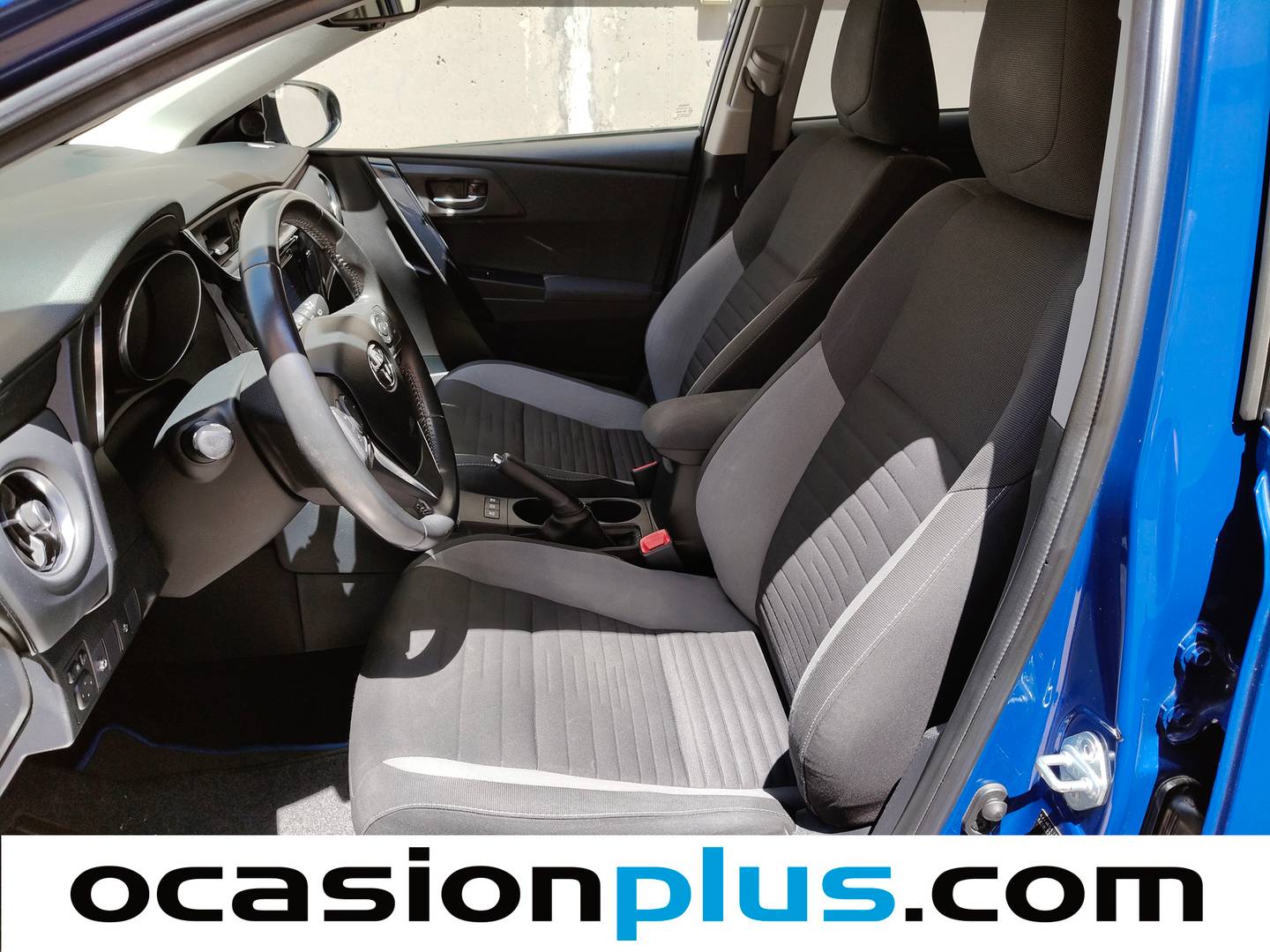 Foto asientos delanteros Toyota Auris Toyota Auris 1.8 140H Hybrid Feel! (136 CV)