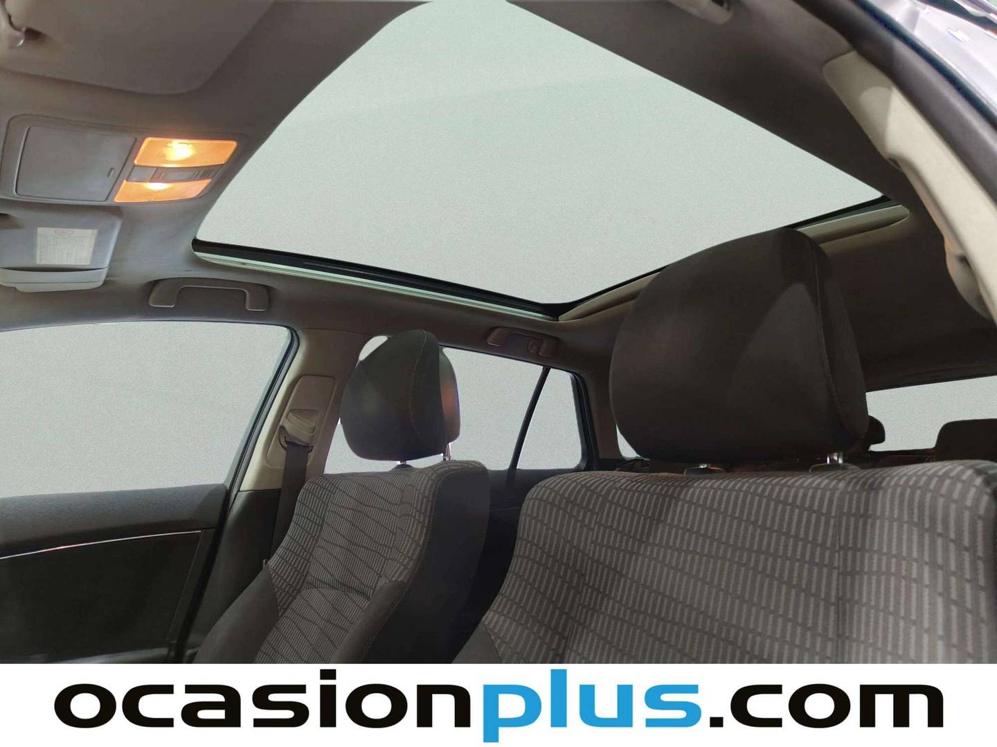 Extras y acabados del Toyota Avensis Toyota Avensis 2.0 D-4D Cross Sport Advance (126 CV)