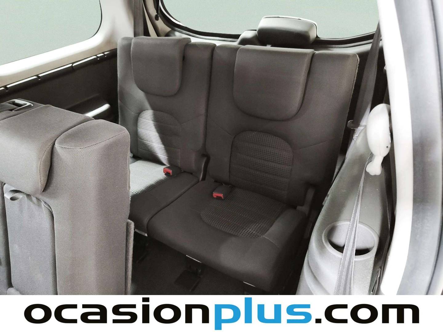 Extras y acabados del Nissan Pathfinder Nissan Pathfinder 2.5 dCi SE 7 Plazas (171 CV)